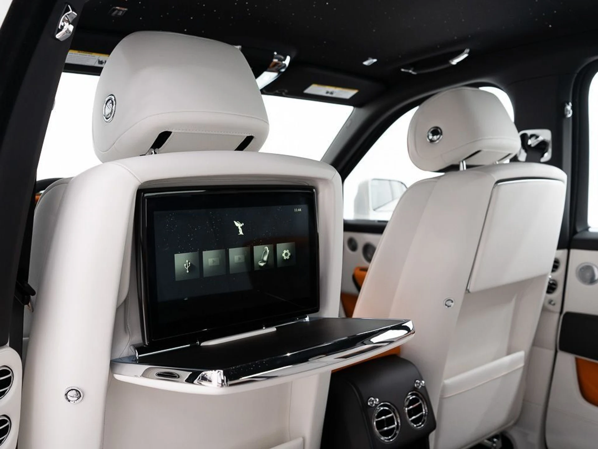 mph024_2435986364_11b7bfb5924b784ddb34f71cef6f8740_e1e95a8d48