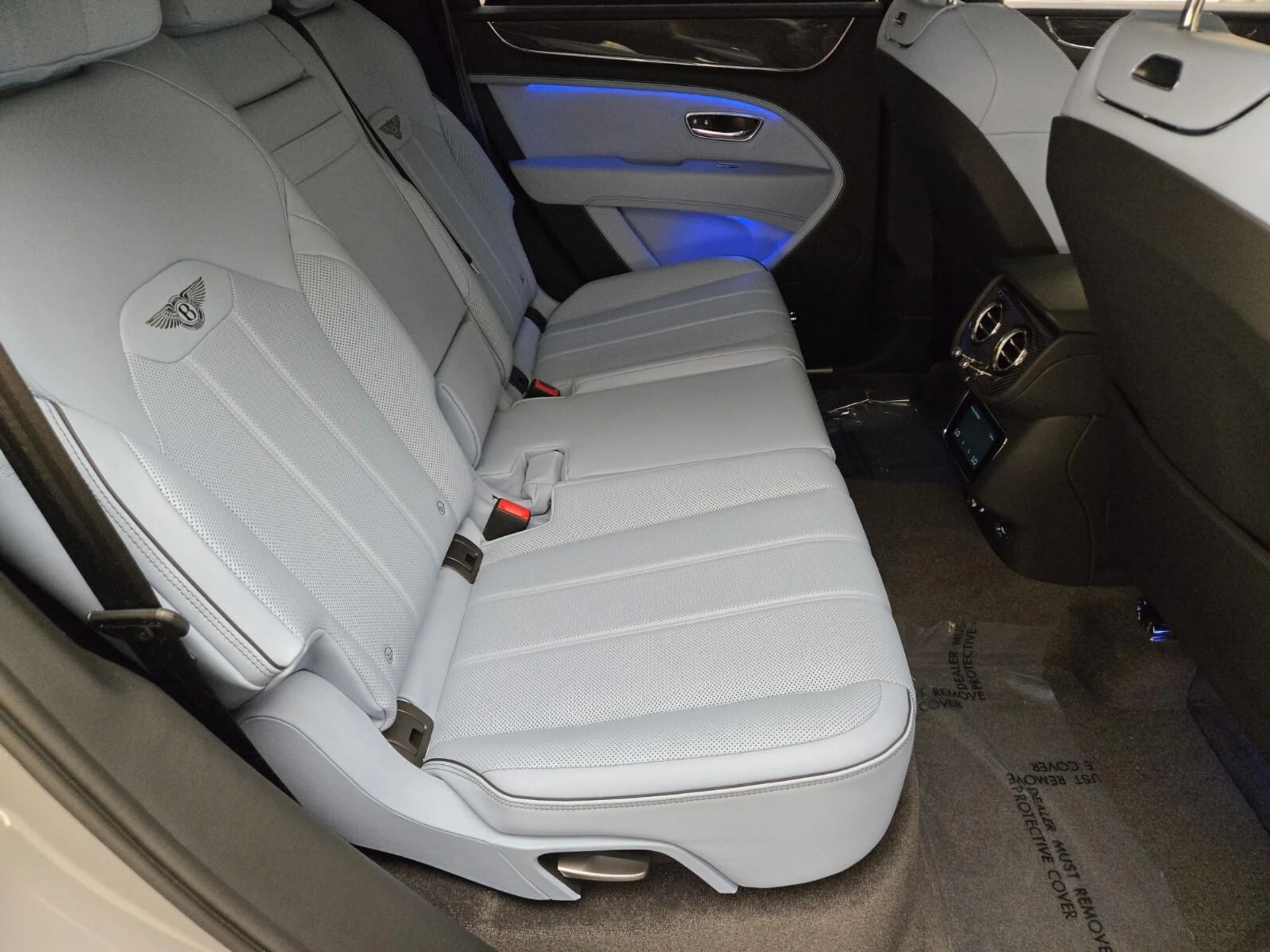 mph024_2440018938_Used_2025_Bentley_Bentayga_V8_1755588425_8784301286