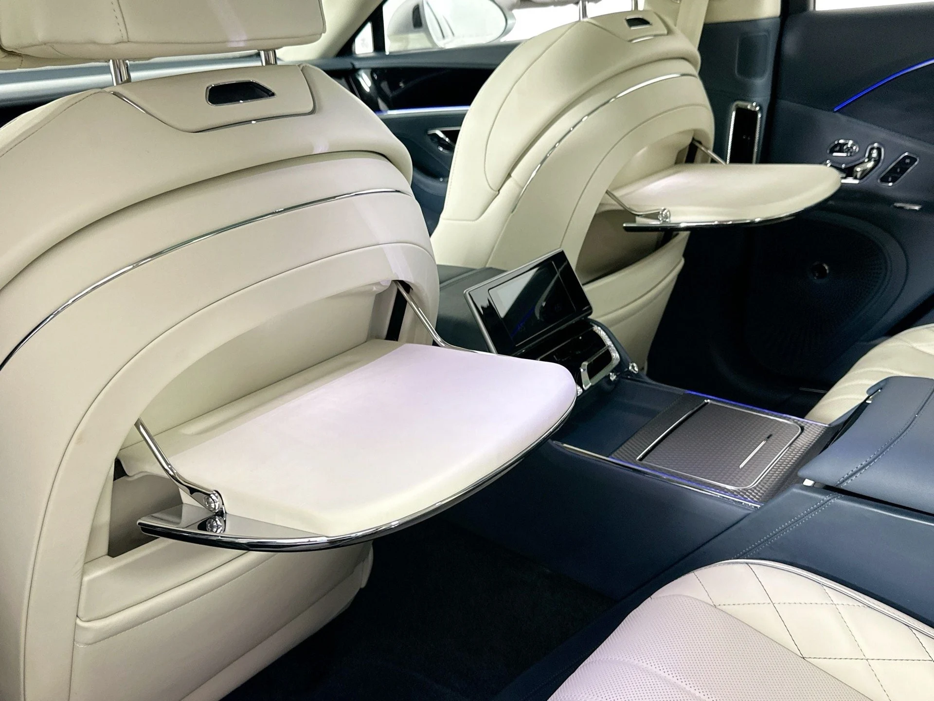 mph024_2440455619_25_587a1c1eff