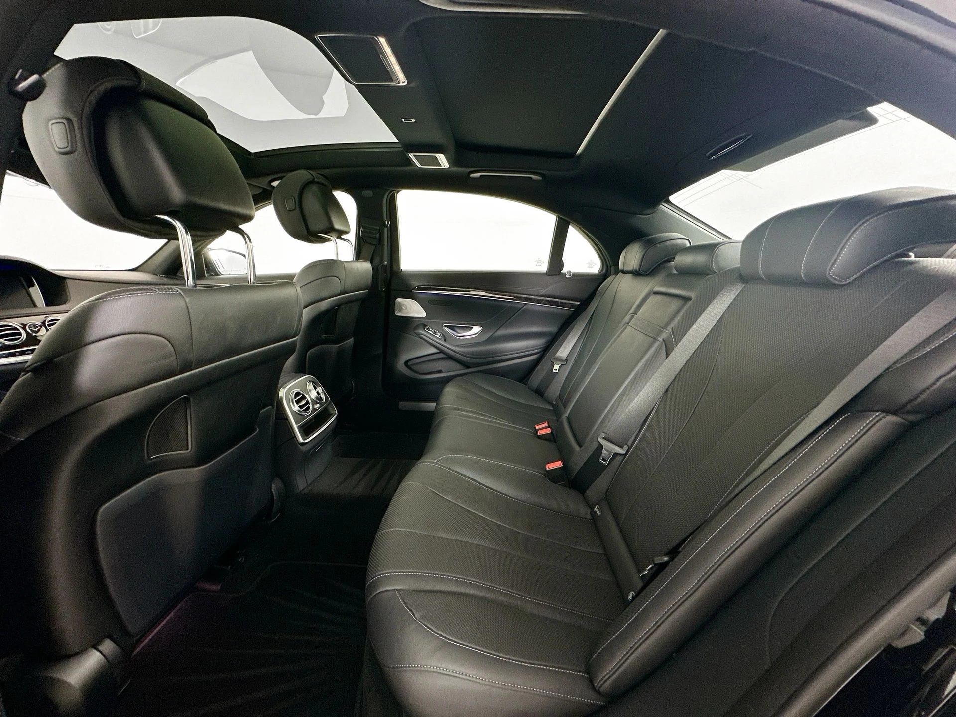 mph024_2440512863_ff5f727a9179d3927ddc6f0f5f7aabd9x_00c64eae11