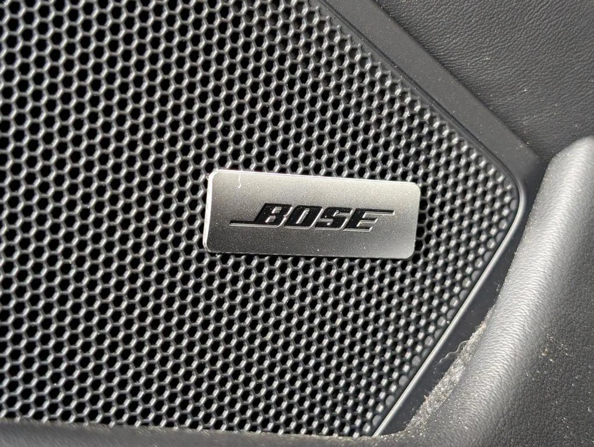 mph024_2441930836_grf91p_Lr_Nc69l2k529_VSF_9kvoc0_86f5091cc7