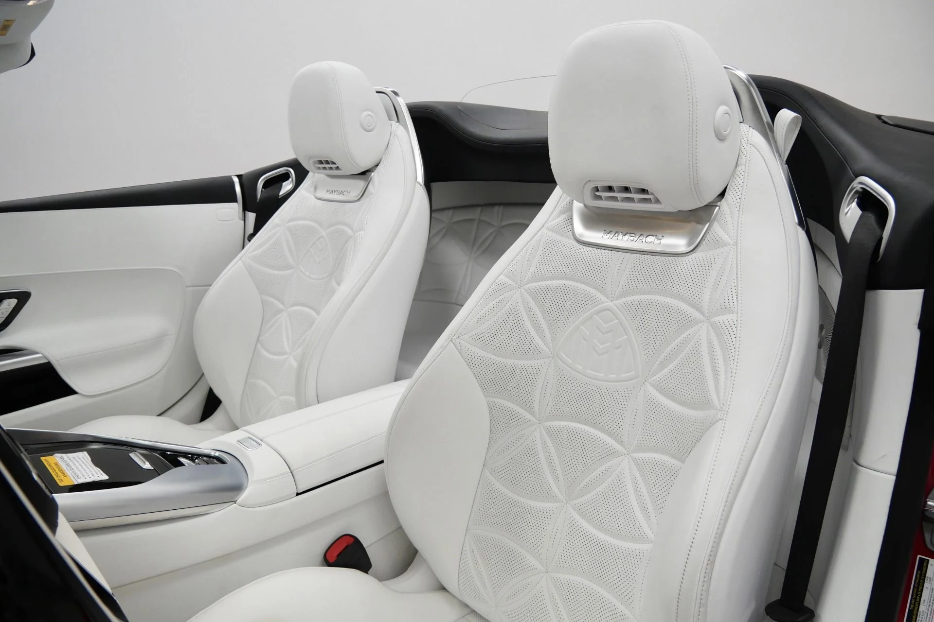 mph024_2453633905_Used_2026_Mercedes_Benz_Maybach_SL_680_Monogram_Series_As_New_Condition_1767976694_fb7337db32