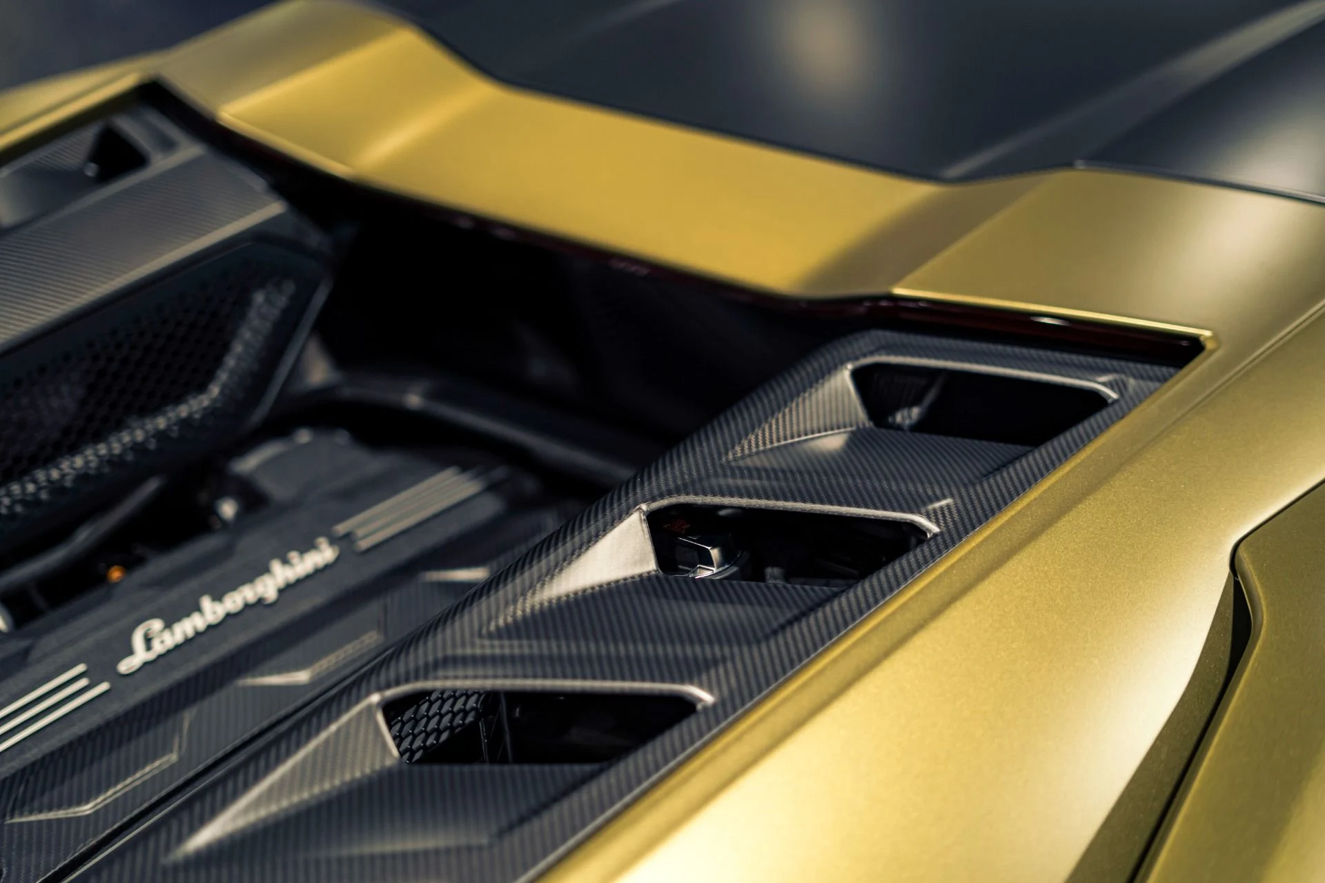 mph024_2458094801_Used_2025_Lamborghini_Revuelto_836_MSRP_Full_Body_PPF_Carbon_Roof_1780087440_574c762f93