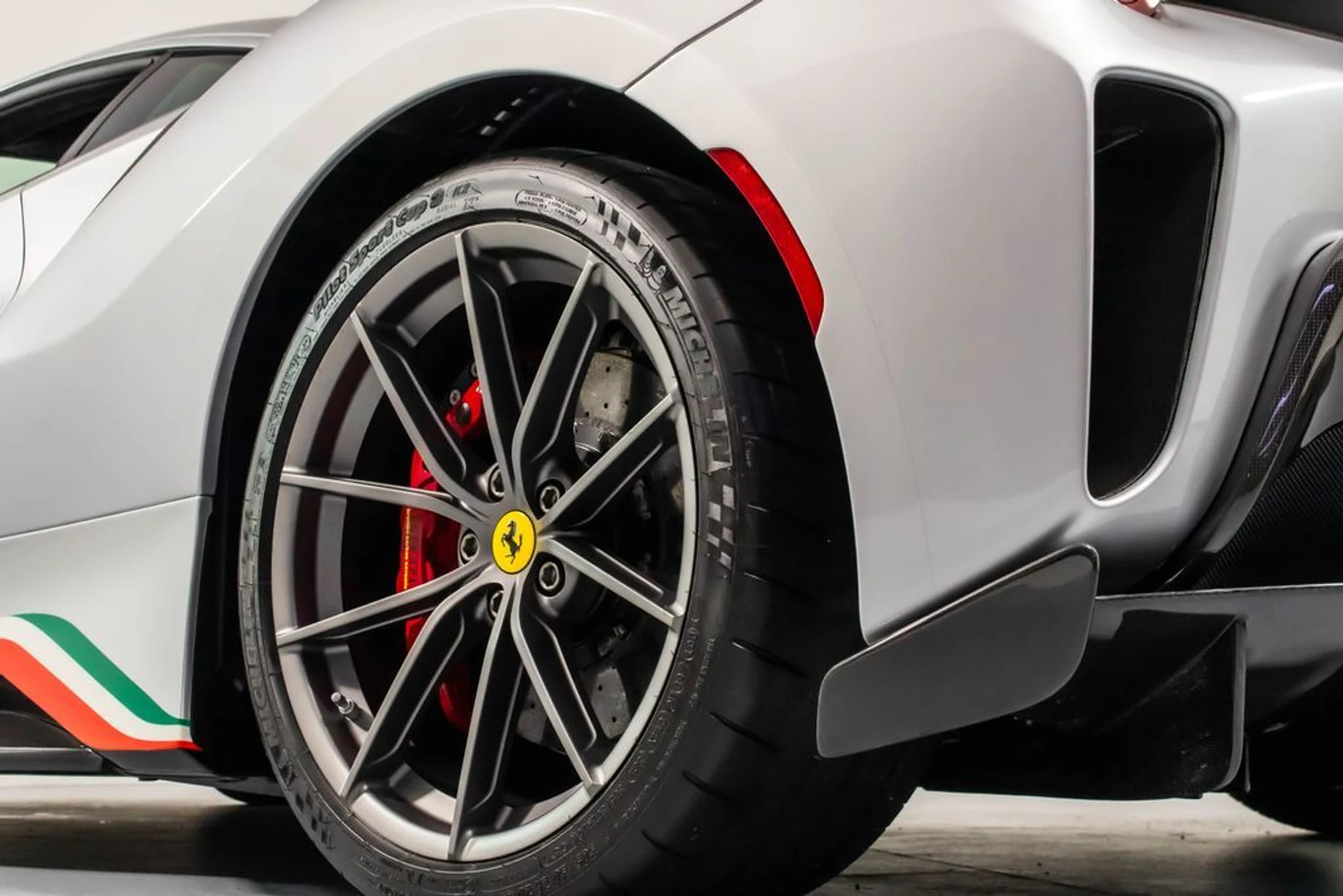 mph024_2461289540_f977b8b663c6d74069fbfc5762493302x_dce8abbcc2