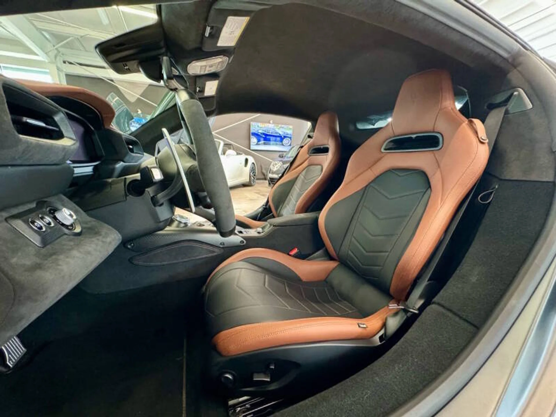 mph024_2461880383_2023_maserati_mc20_base_2dr_coupe_b09da2aee1