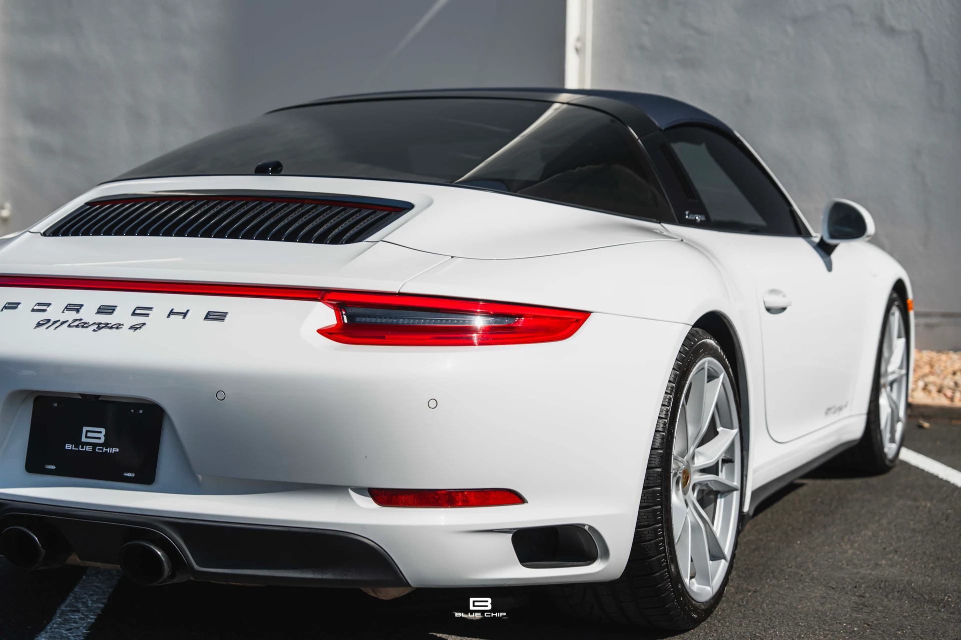 mph024_2464921227_6a30826a01334c251f1b824f_2019_Porsche_911_25_4bbb9f45e5