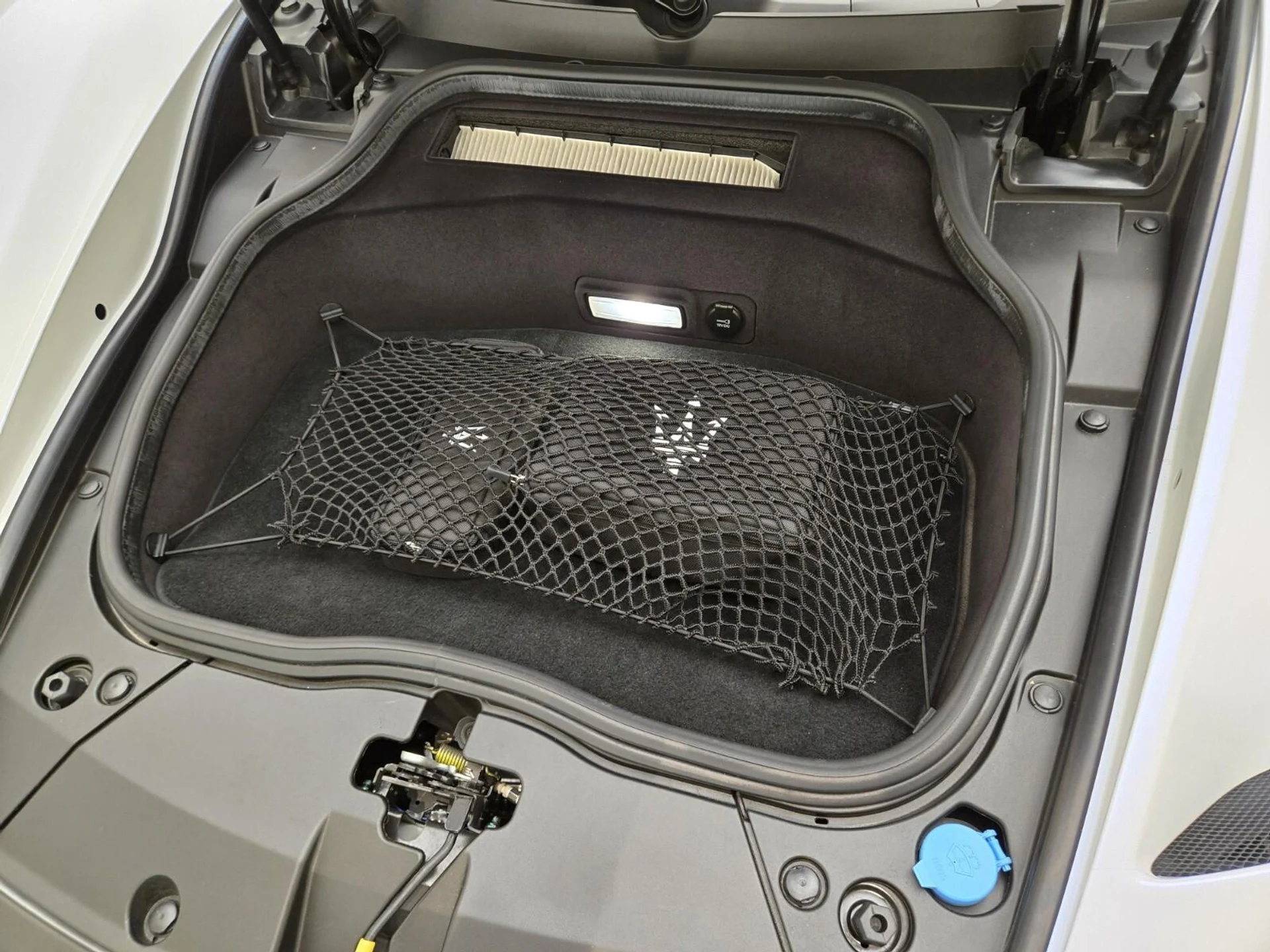 mph024_2467381296_Used_2023_Maserati_MC_20_1762849621_549f21194d