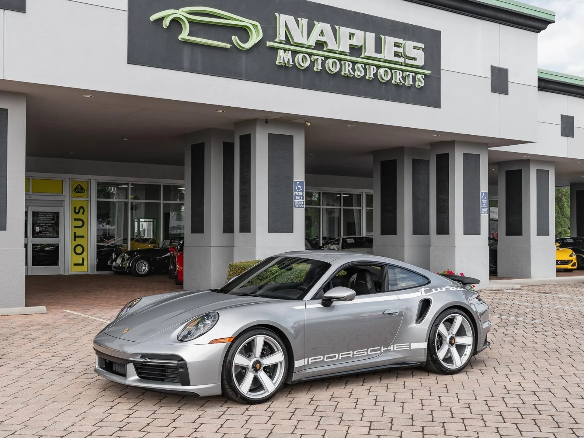 mph024_2468061662_Used_2025_Porsche_911_Turbo_1761858404_78eec0f366