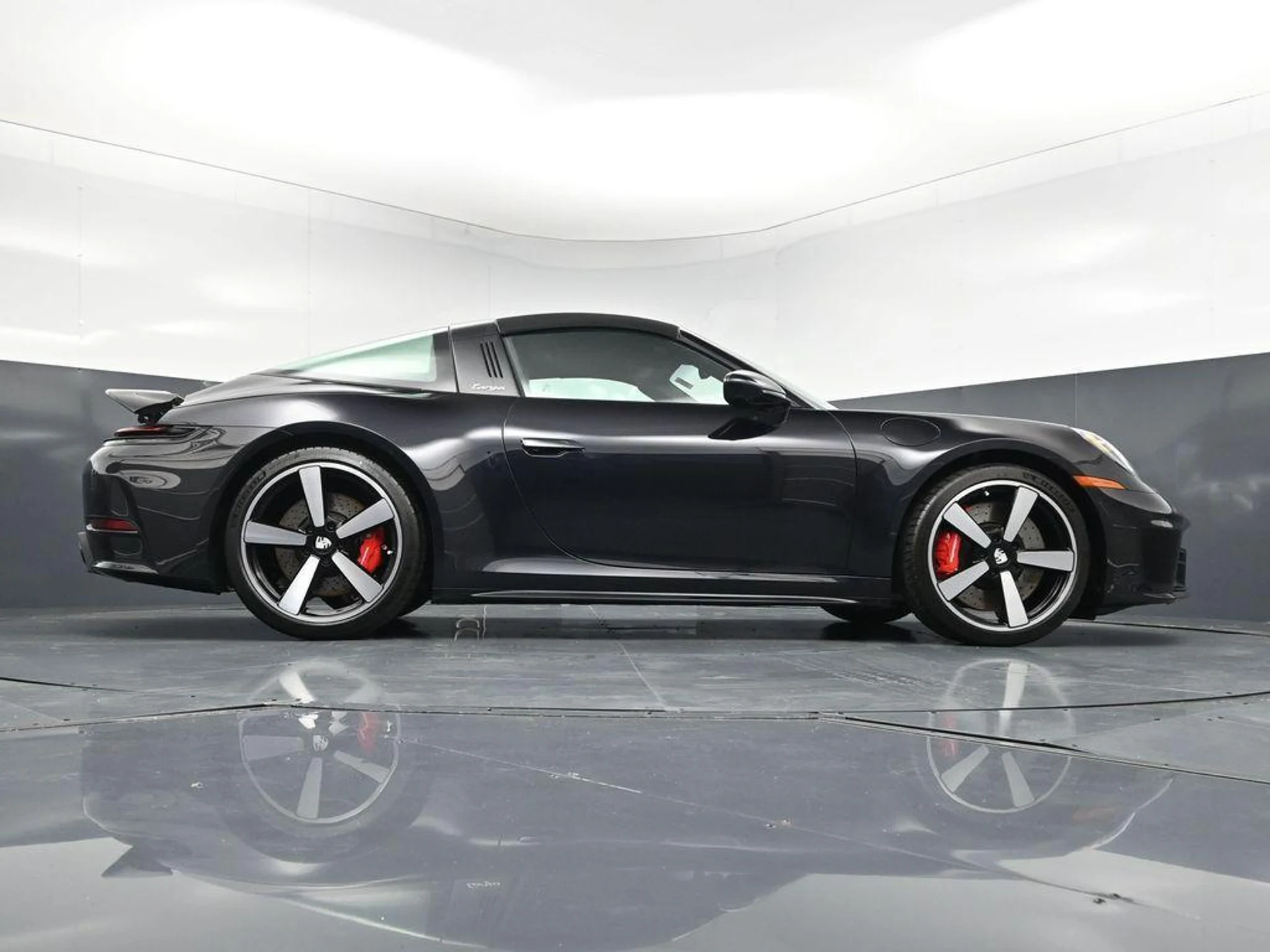 mph024_2473496334_z_V_Bt_N8_Byn_8_OI_Im_Rbew_D_Fef0_H5_U_62e82da044