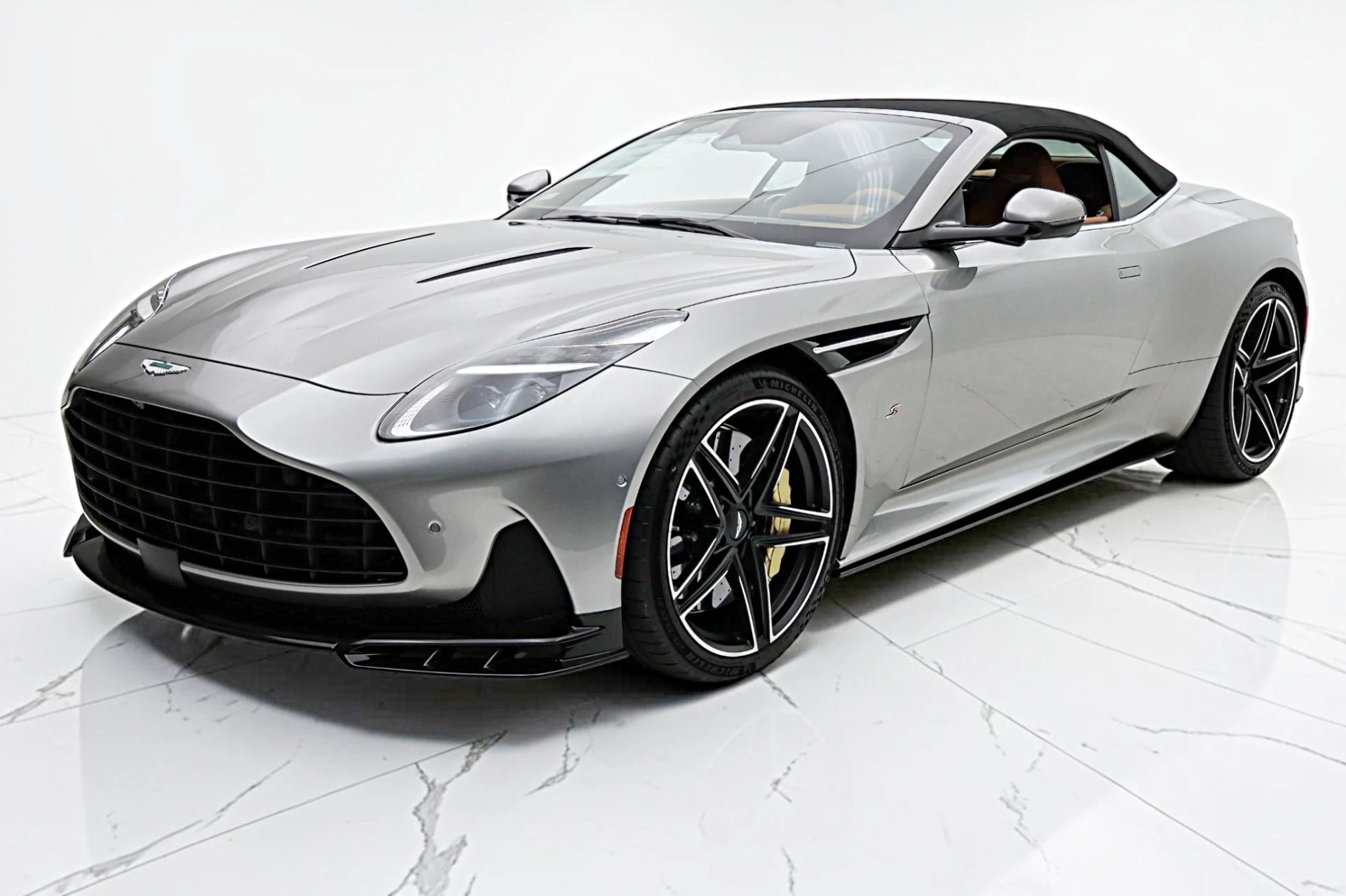 mph024_247576381_New_2026_Aston_Martin_DB_12_S_Volante_af87d8bced