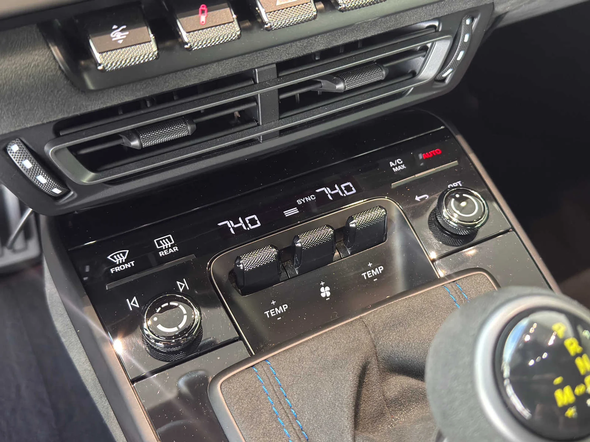 mph024_2476171687_f1a4c43228882498af104141443f65f2x_27df62b1e1