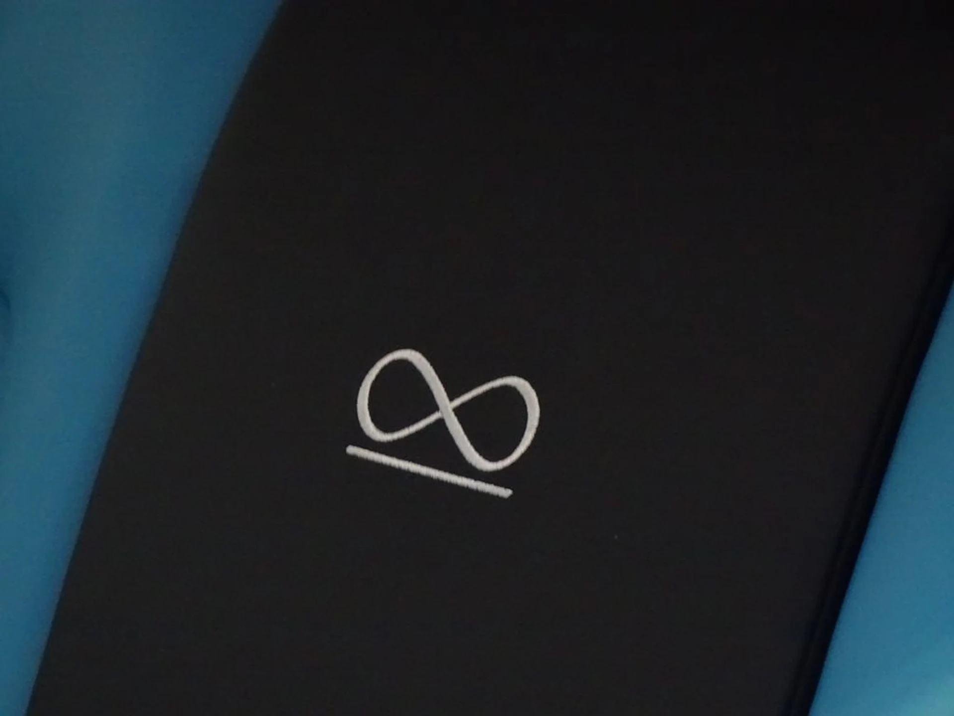 mph024_2482514493_ffc2501617f48b0f4047eae746b66d2ex_dabe262deb