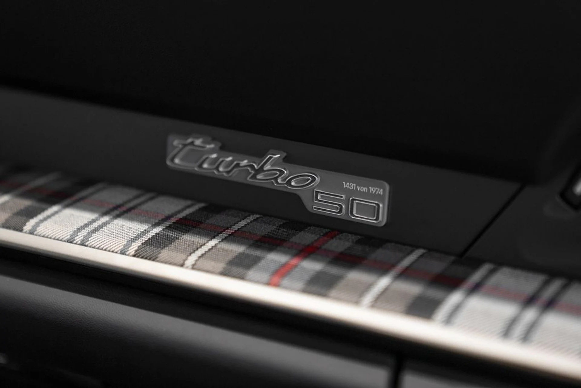 mph024_2499068306_porsche_911_2025_jpg_v_1774622497_b7139a509d