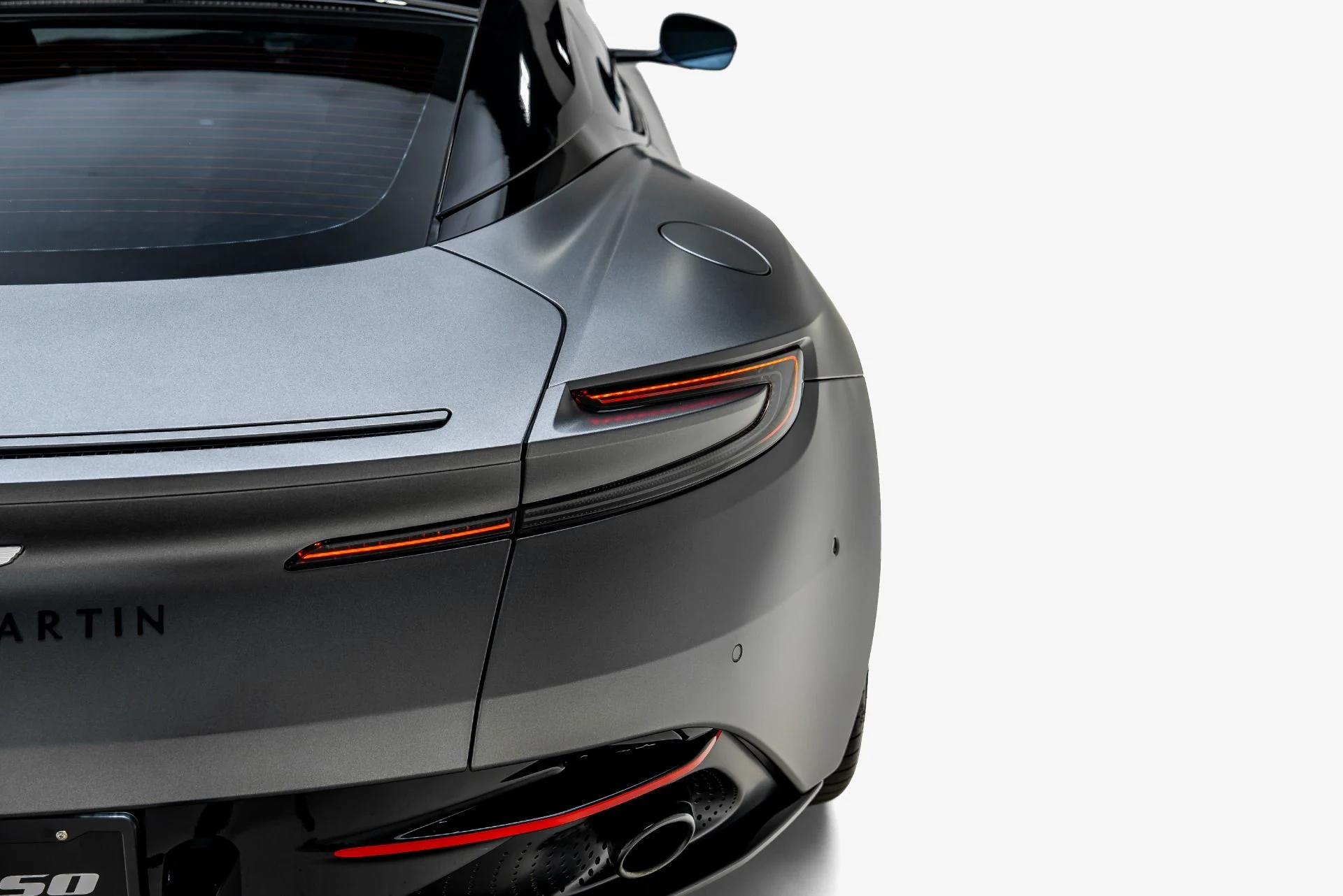 mph024_2499800850_Used_2024_Aston_Martin_DB_12_V8_1784874898_49f63c92be
