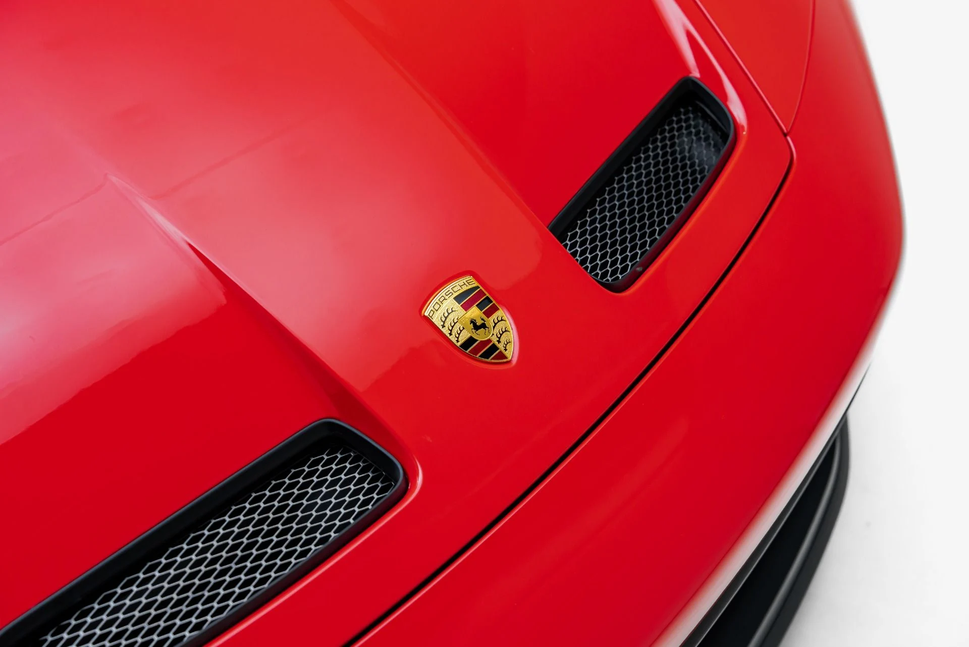 mph024_2504094338_Used_2024_Porsche_911_GT_3_1787768208_8938b1c7f2
