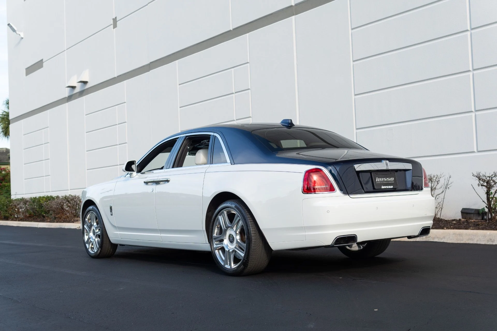 mph024_2508749561_Used_2018_Rolls_Royce_Ghost_1765824060_d5885c5bd3