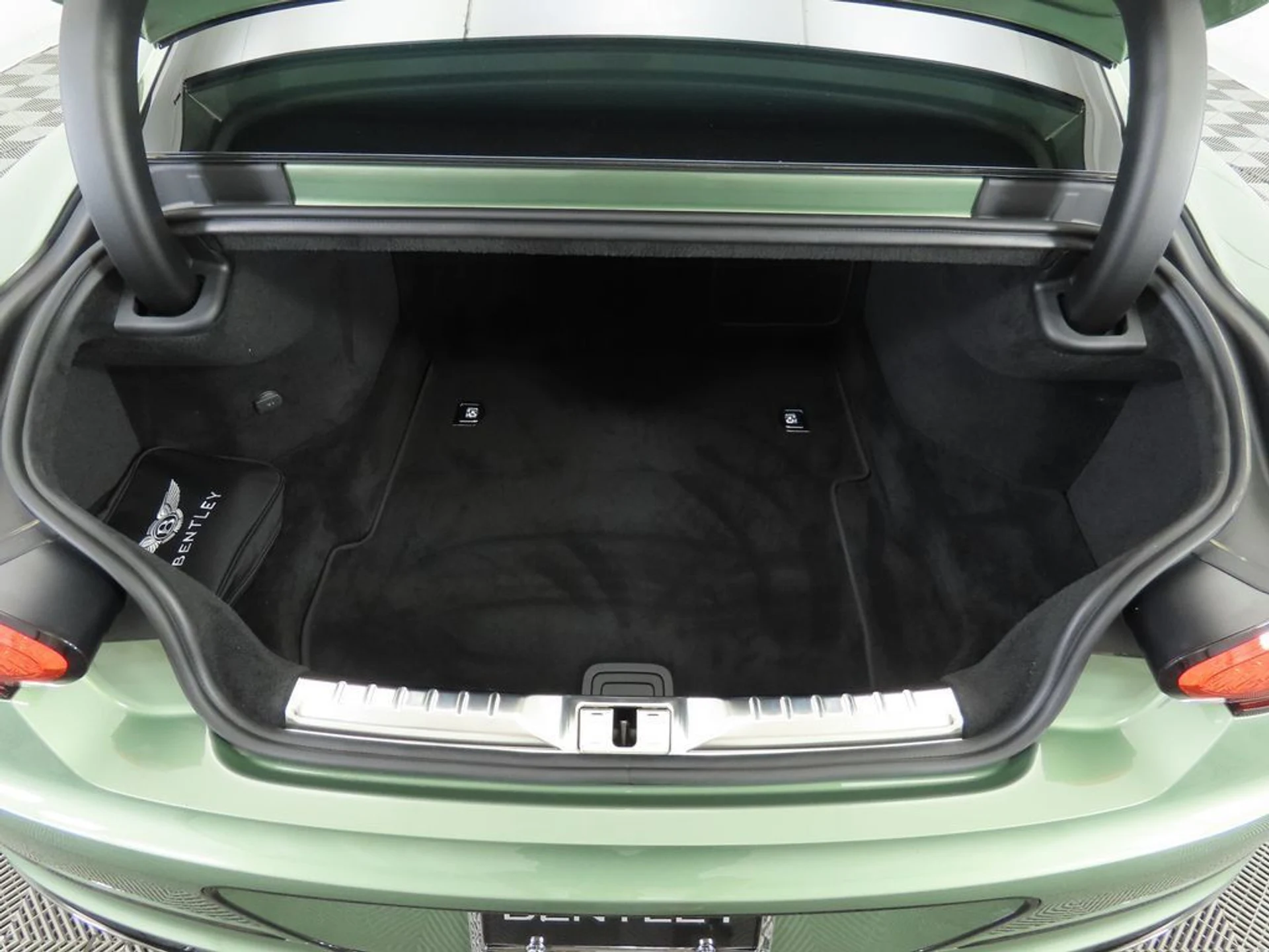 mph024_251417943_used_2024_bentley_continental_gtspeedcoupe_8119_22512898_25_1024_85fdd38ae3