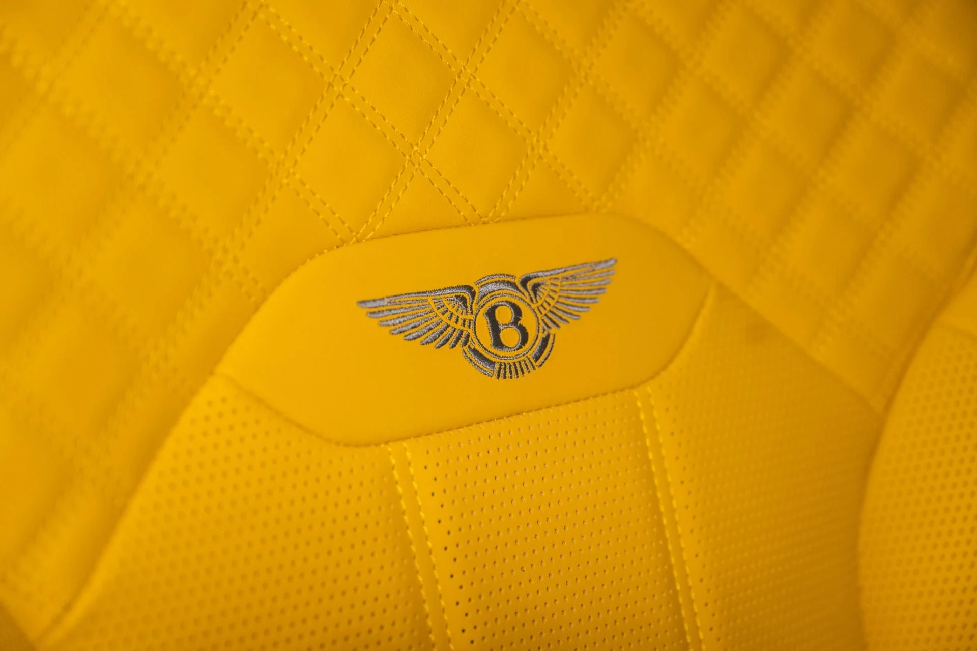 mph024_2515984937_Used_2024_Bentley_Bentayga_S_V8_1734149225_b5b6018743