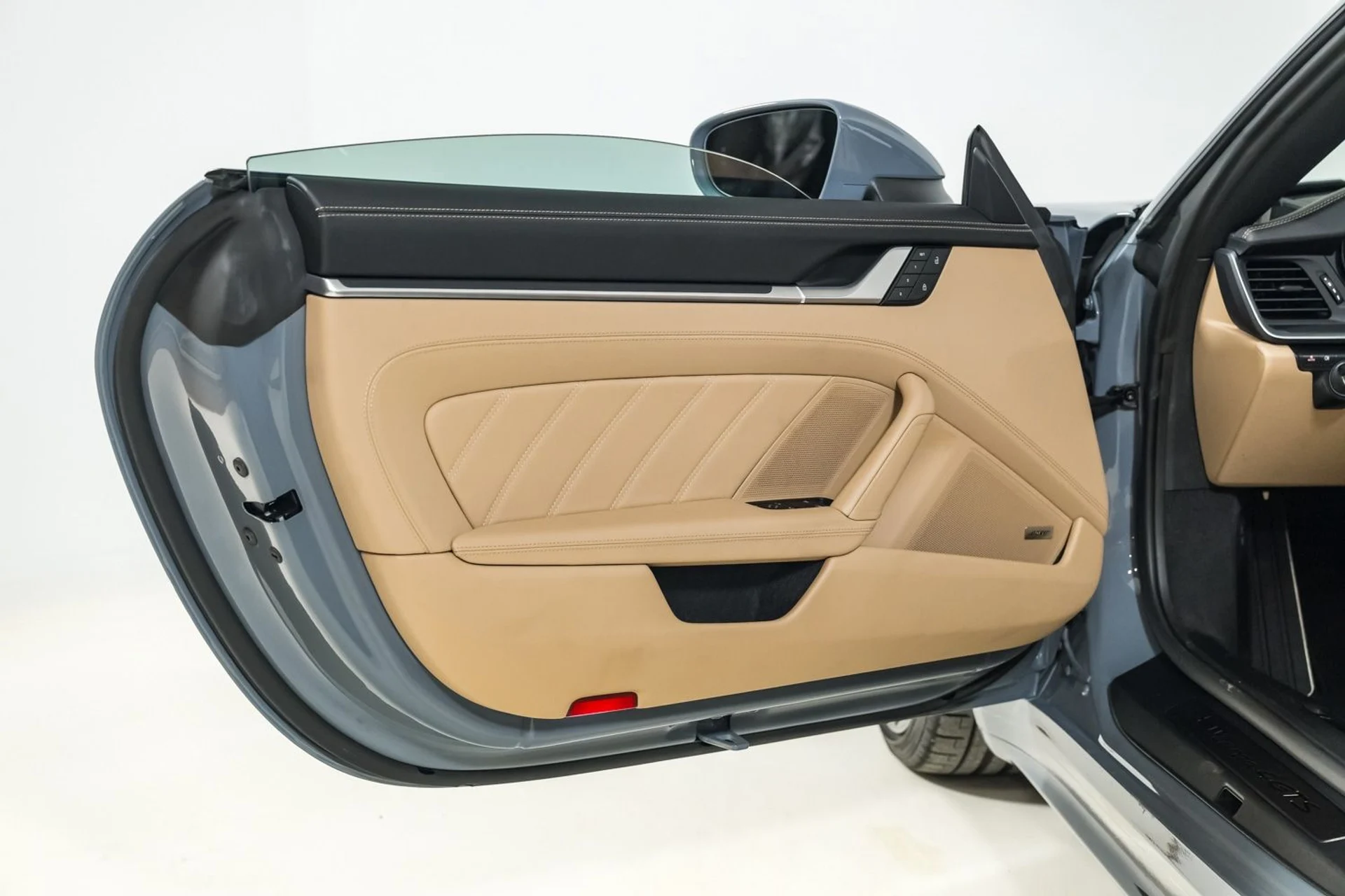 mph024_2521873984_896a0d33d6994a52baa5c9ab298f3c68_e72e2d2b34