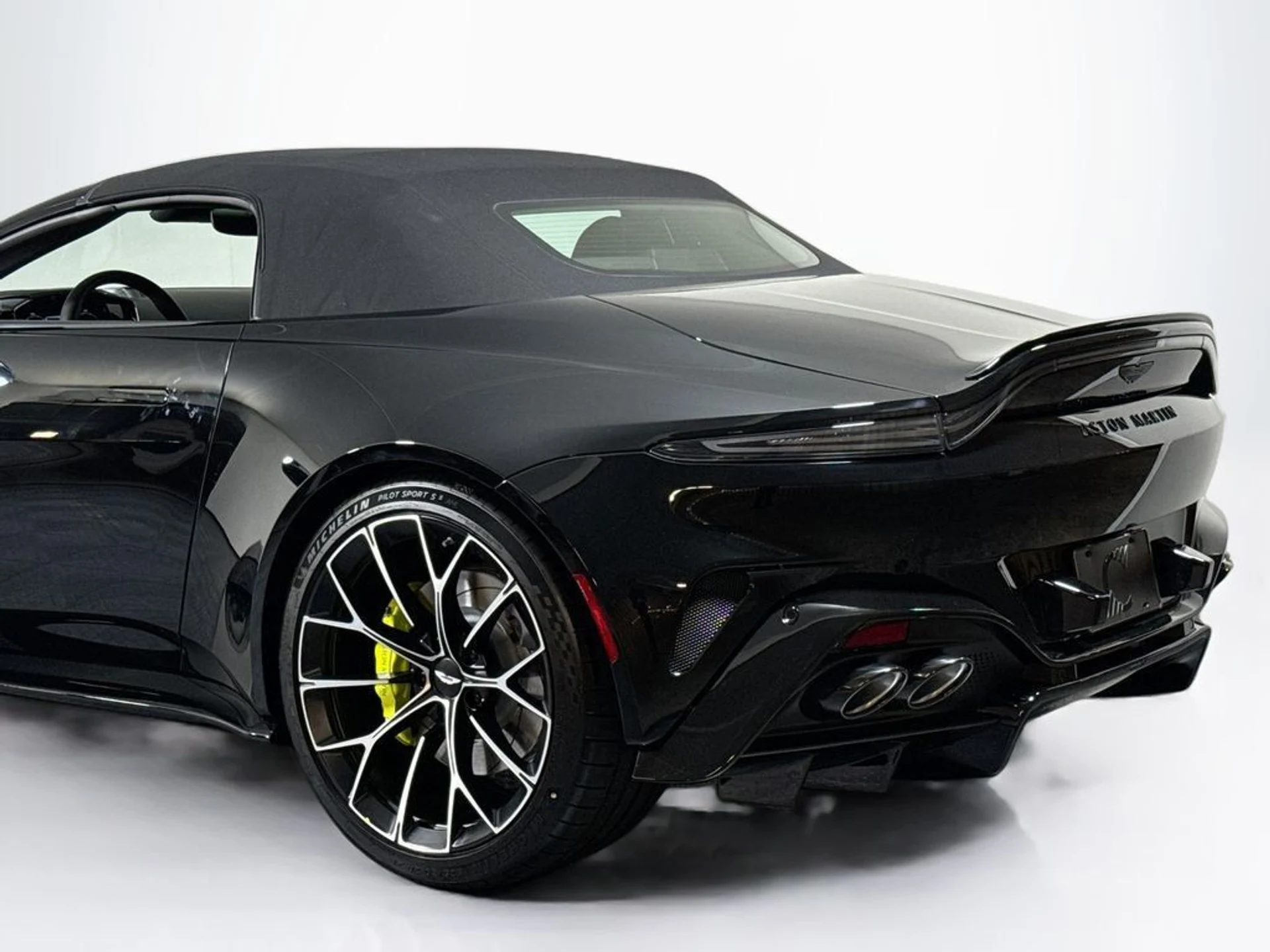 mph024_2526402658_new_2026_aston_martin_vantage_sroadster_11350_23059247_25_1024_46b1a0b746