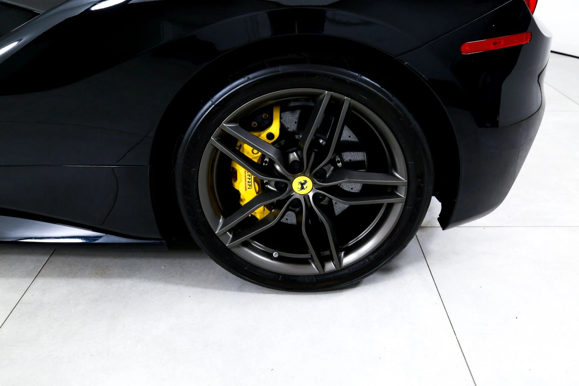 mph024_2528090874_Used_2017_Ferrari_488_GTB_1782494380_7f3710b47d