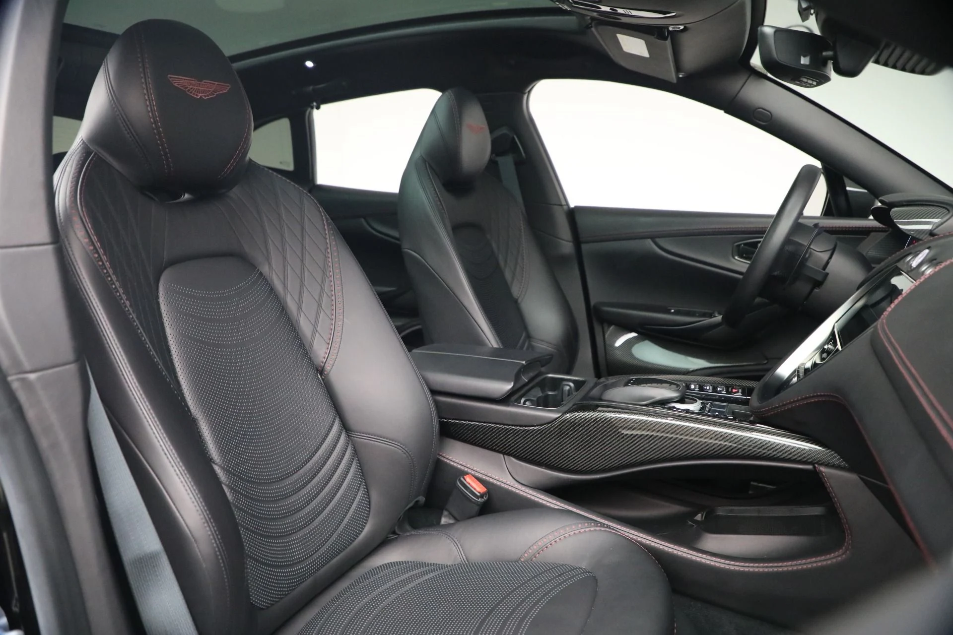 mph024_2528183017_Used_2022_Aston_Martin_DBX_1777325442_bcaf2ba7f9