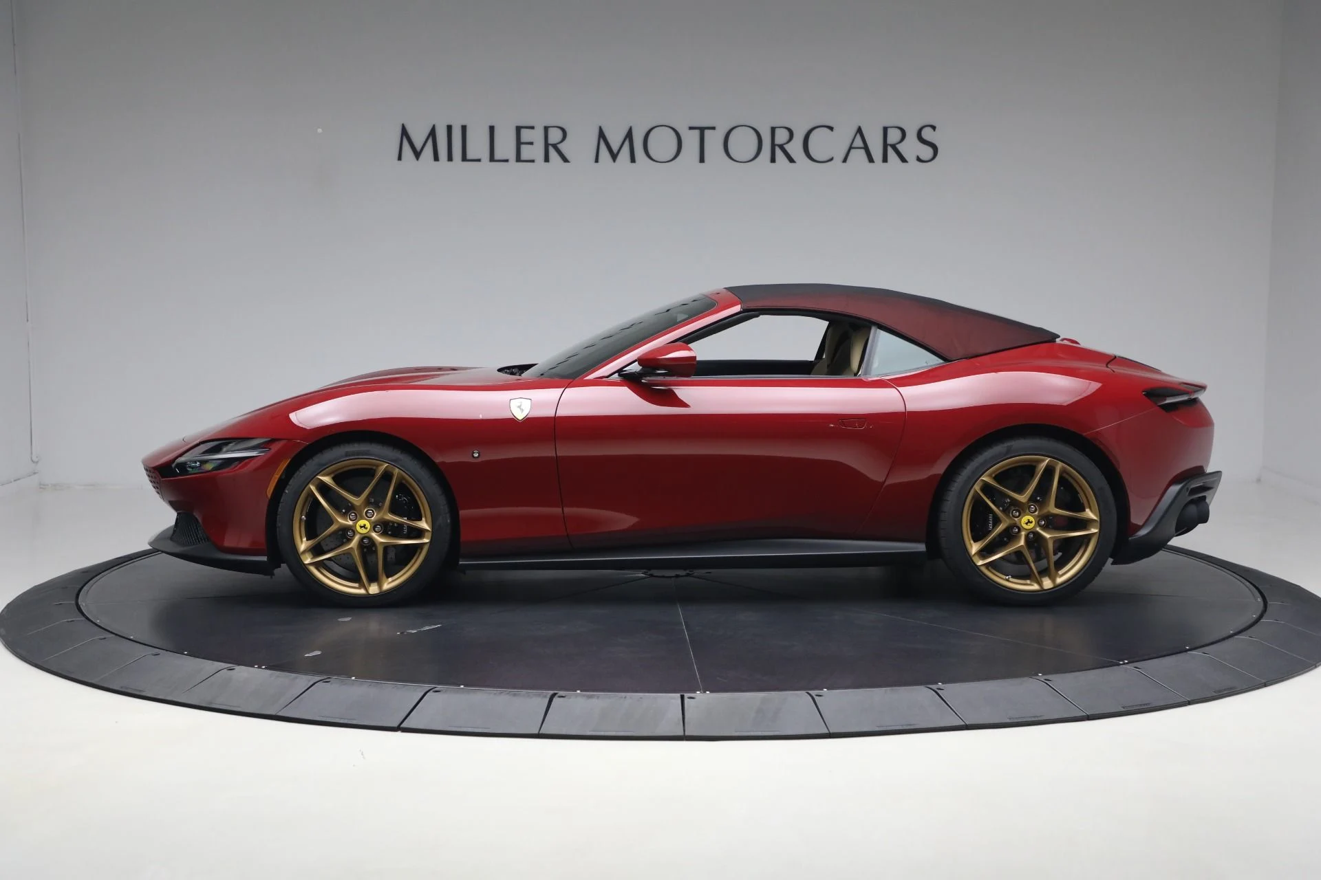 mph024_2535141759_Used_2025_Ferrari_Roma_Spider_1777992623_60b877732c