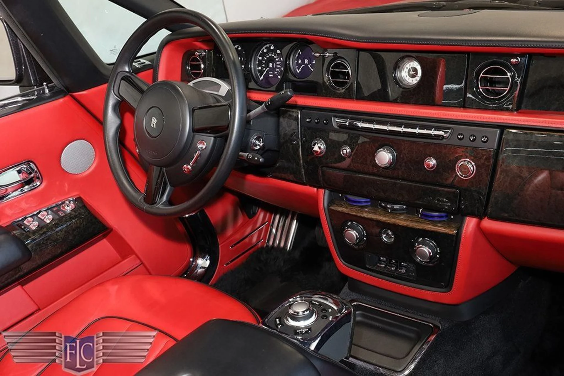 mph024_2535525334_used_2017_rolls_royce_phantom_drophead_coupe_9689_23040582_25_1024_8c47b458ad