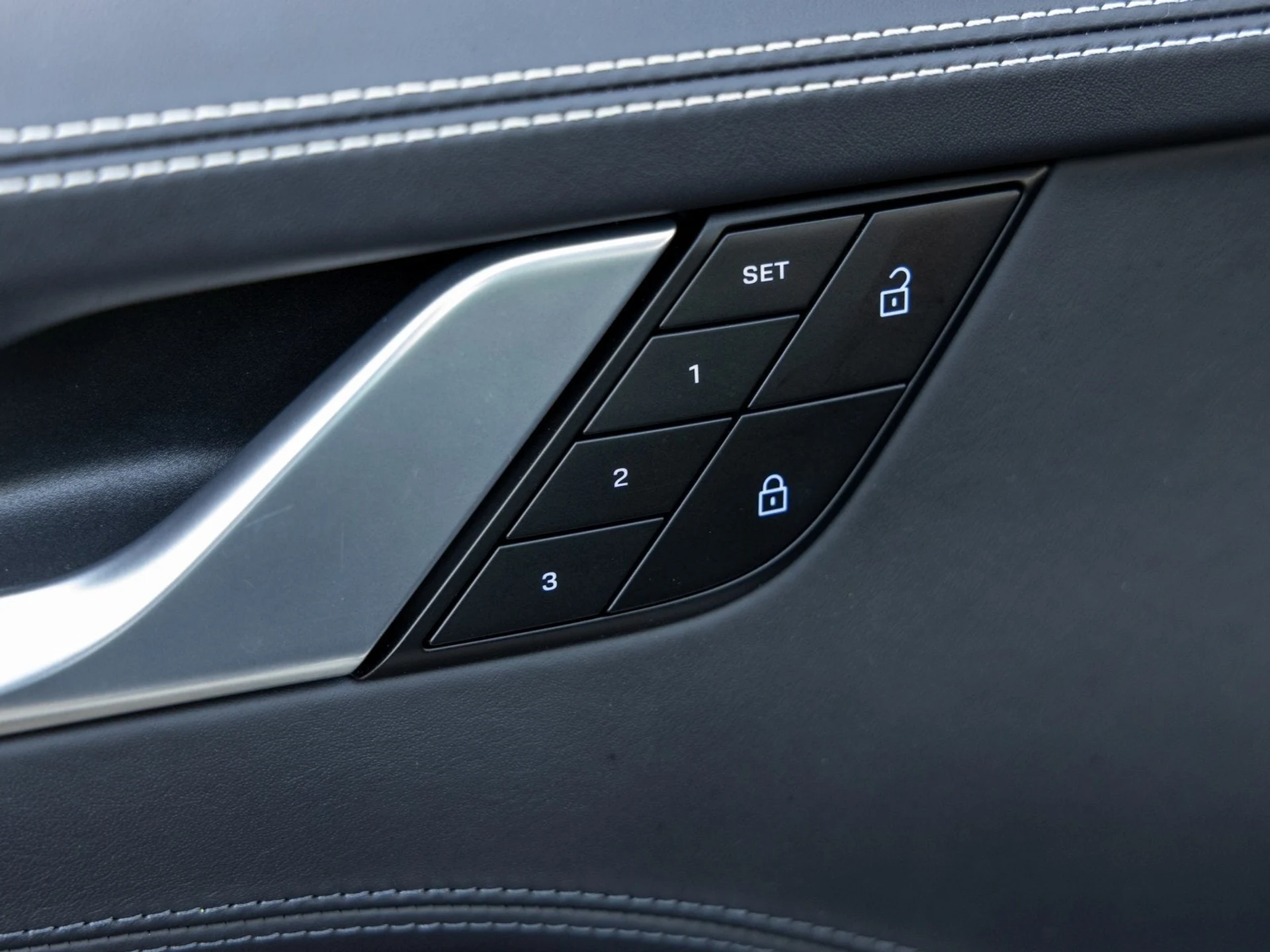 mph024_2536708376_25_0006354ed9