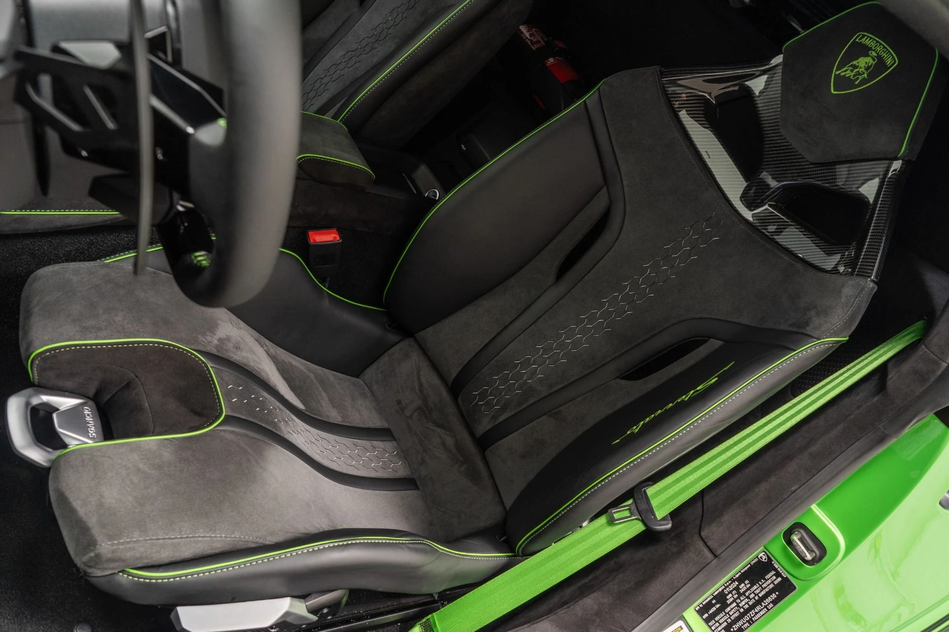 mph024_2545151876_Used_2024_Lamborghini_Huracan_Sterrato_1762382893_8695c13cee