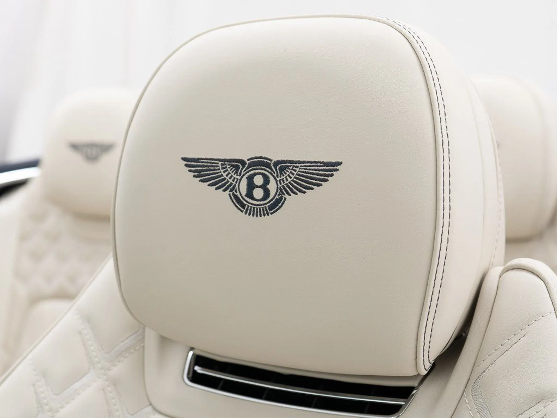 mph024_2548350284_60a34b7312eed2a0eb64290bf62ec17a_cd7ae656bd