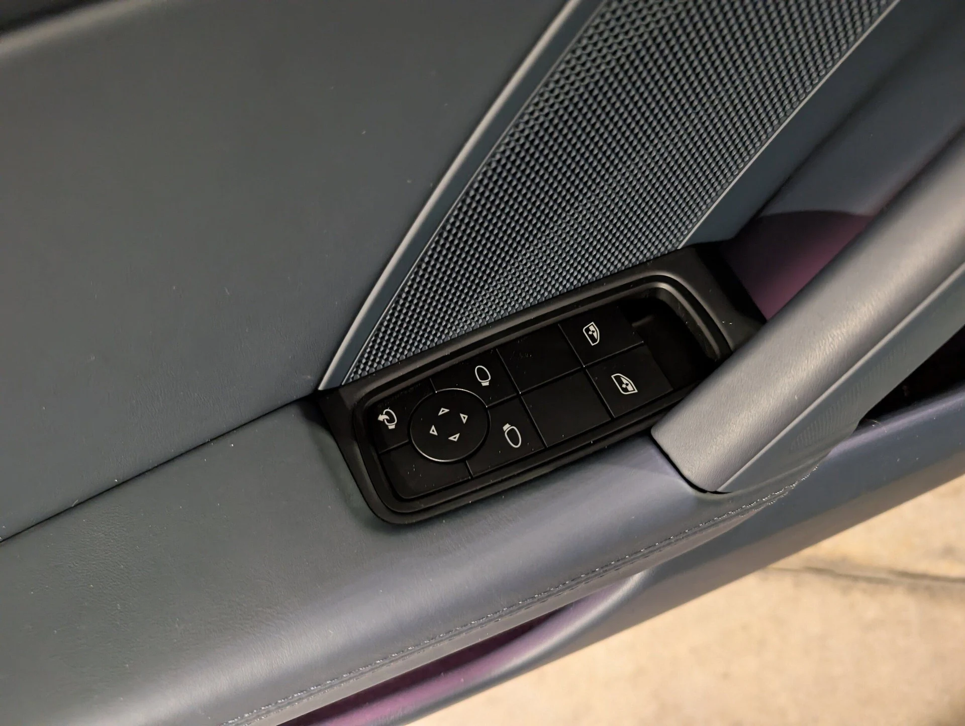 mph024_255014930_b8bd869e075c968089703567a2e1d331x_d9e82596c9