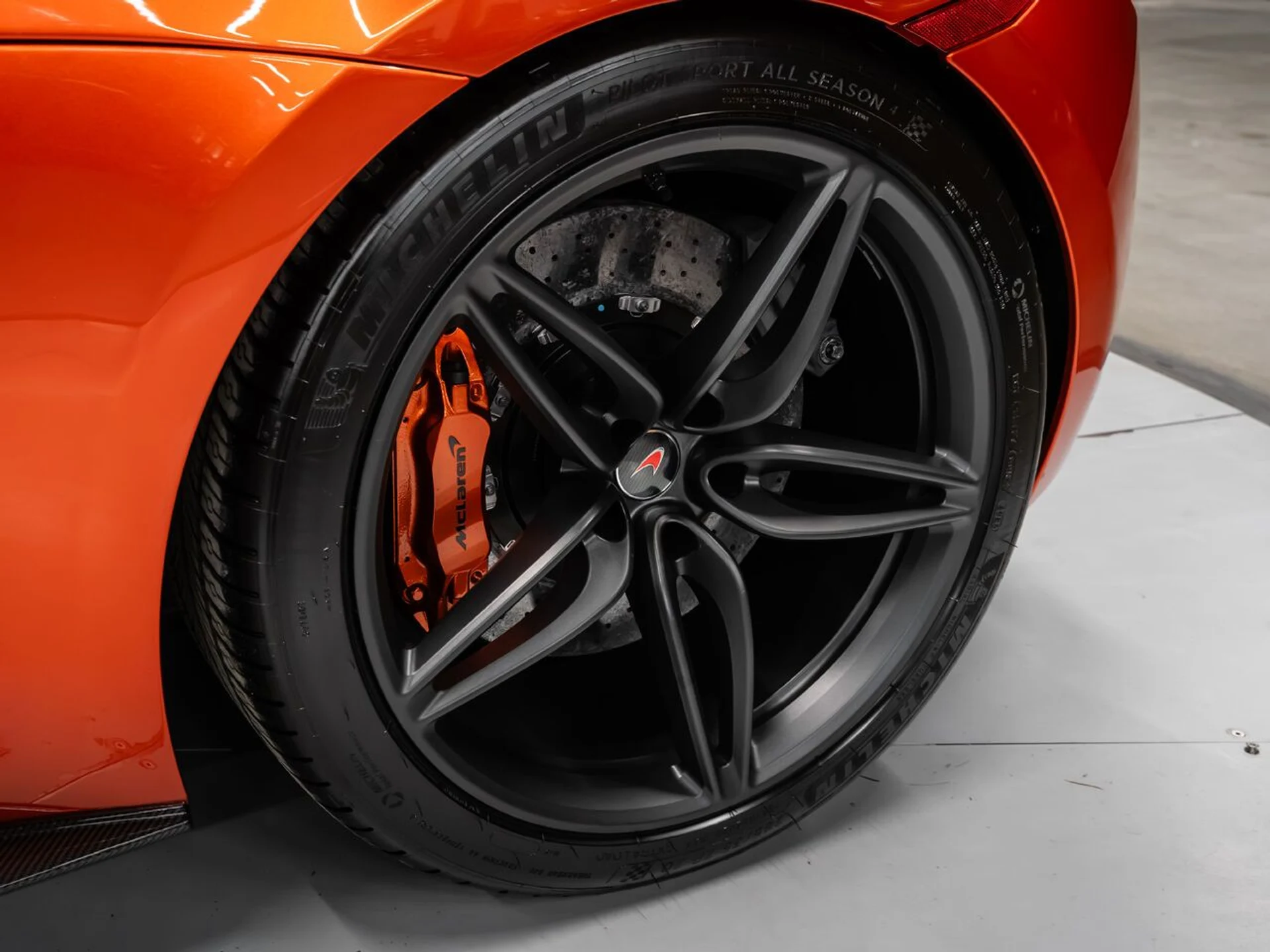 mph024_2553216665_mclaren_570s_2017_ee71882879