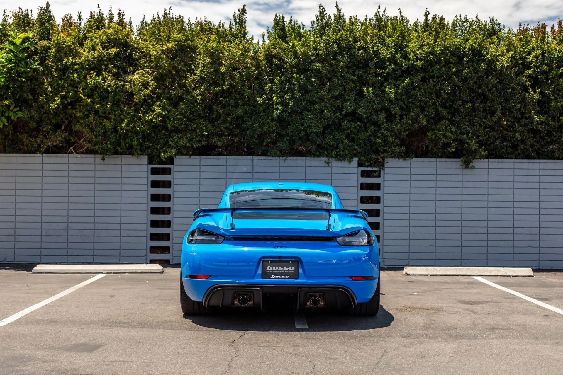 mph024_2559622696_Used_2023_Porsche_718_Cayman_GT_4_1721258210_bdc19cdd05