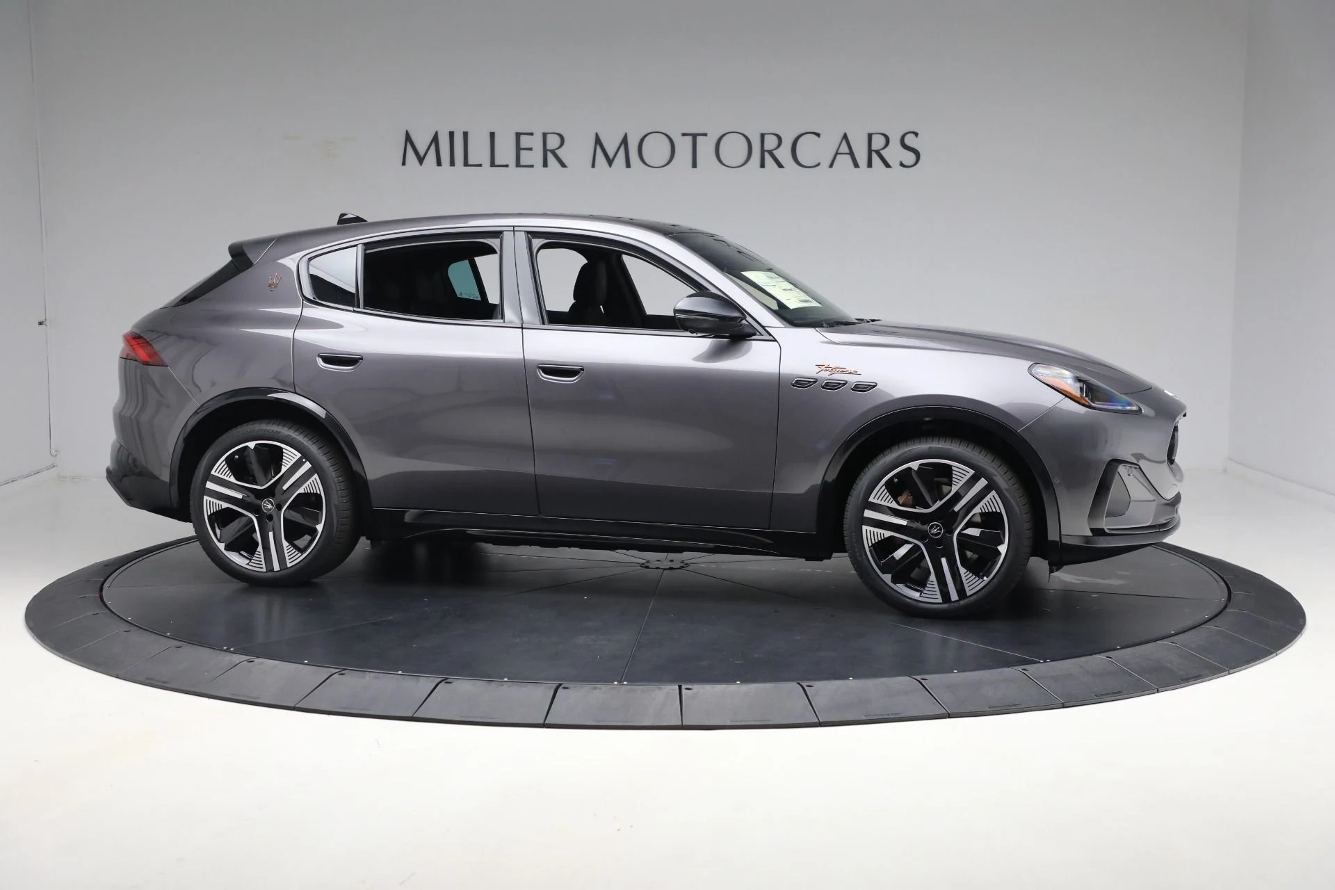 mph024_2562239236_New_2025_Maserati_Grecale_Folgore_0fa00e91ec