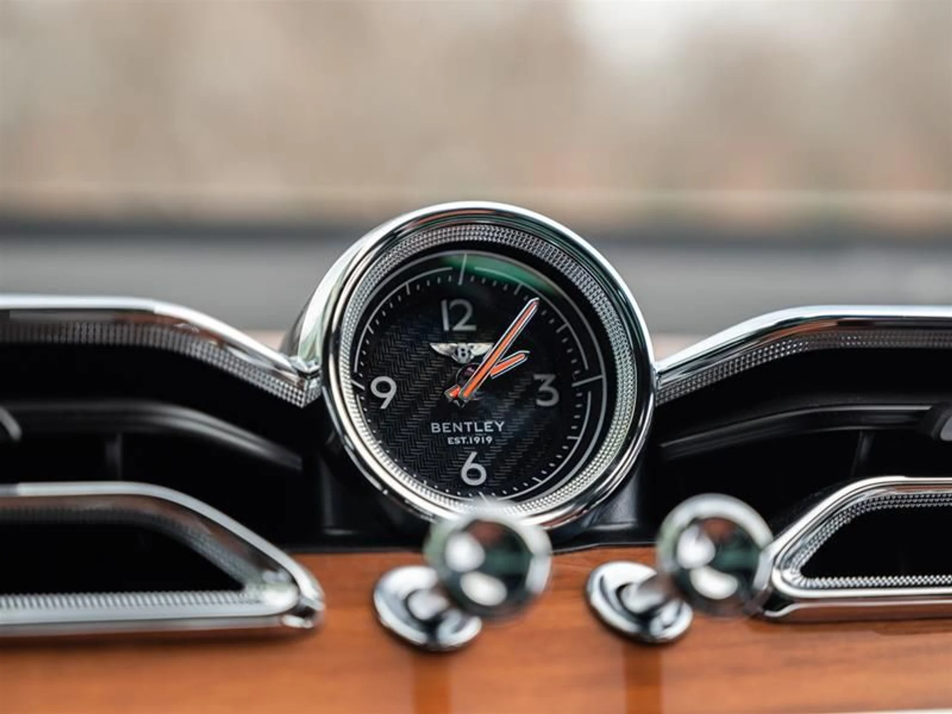 mph024_2567995803_yy0g3321_9d64745640