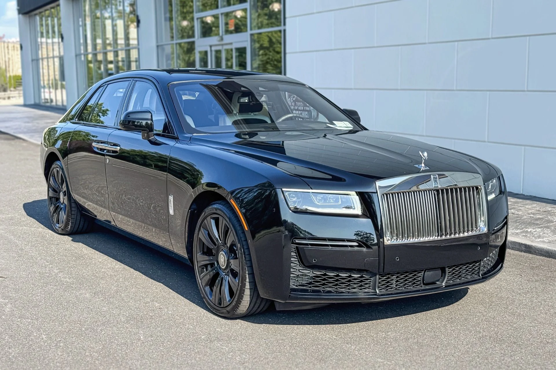 mph024_256910394_Used_2021_Rolls_Royce_Ghost_1755072404_4b2fee7b7c