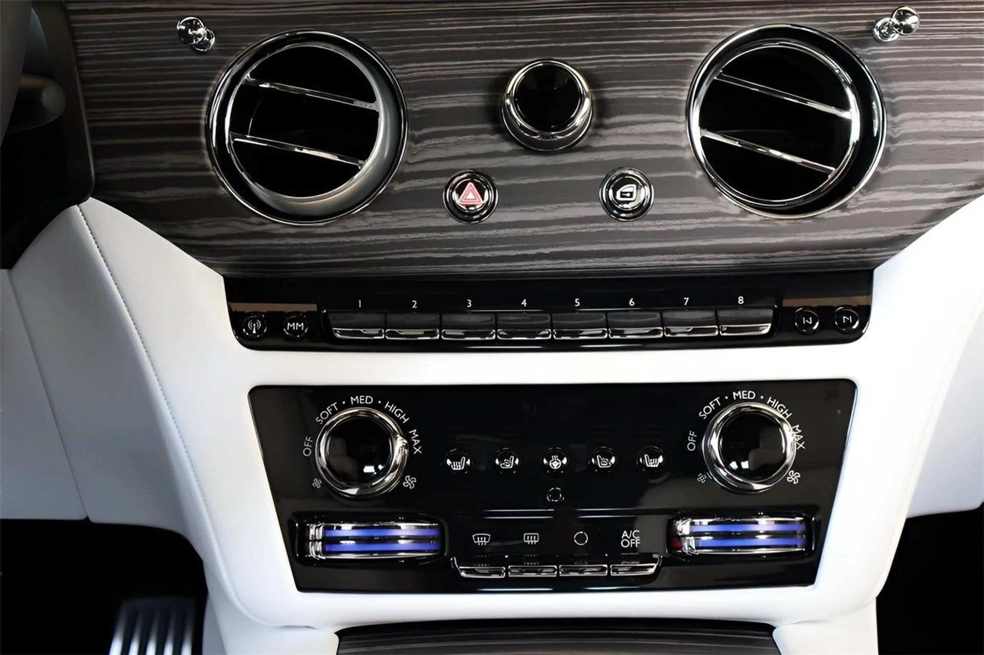 mph024_2571190516_25_58f125d3c2