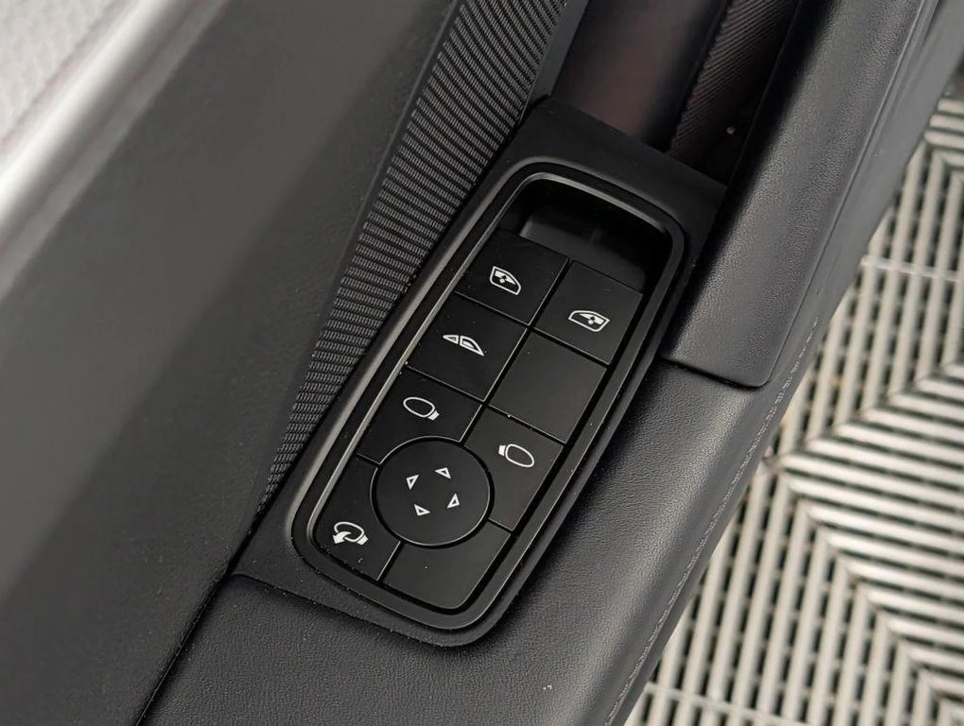 mph024_2575087274_I8j_Av_Rkx_TSD_50e_H_Wsq_JBKP_Cns3_I_d349b3ede5