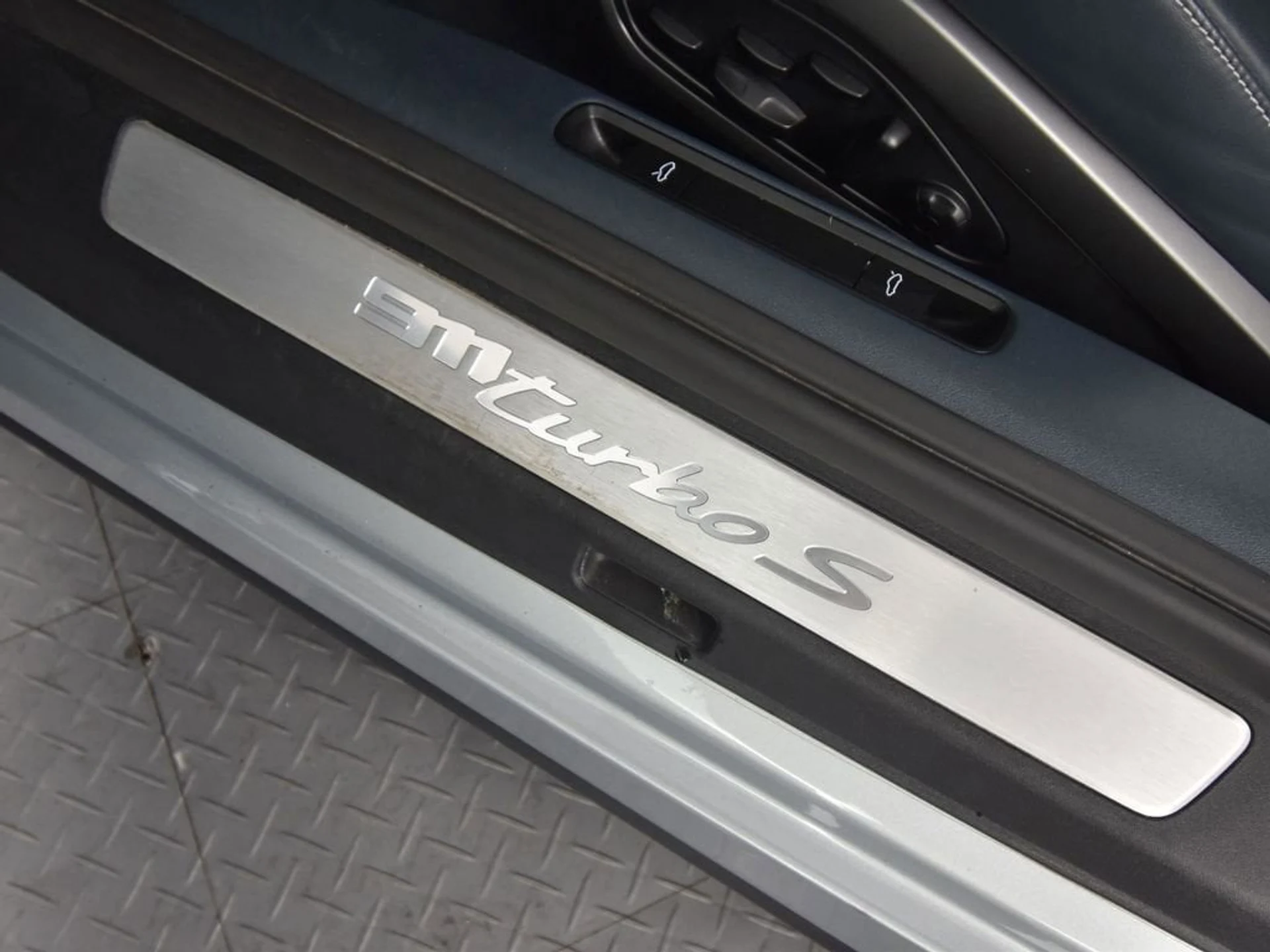 mph024_2582889339_594d6d4ea2e468c9c06709112d26632fx_8974f30197