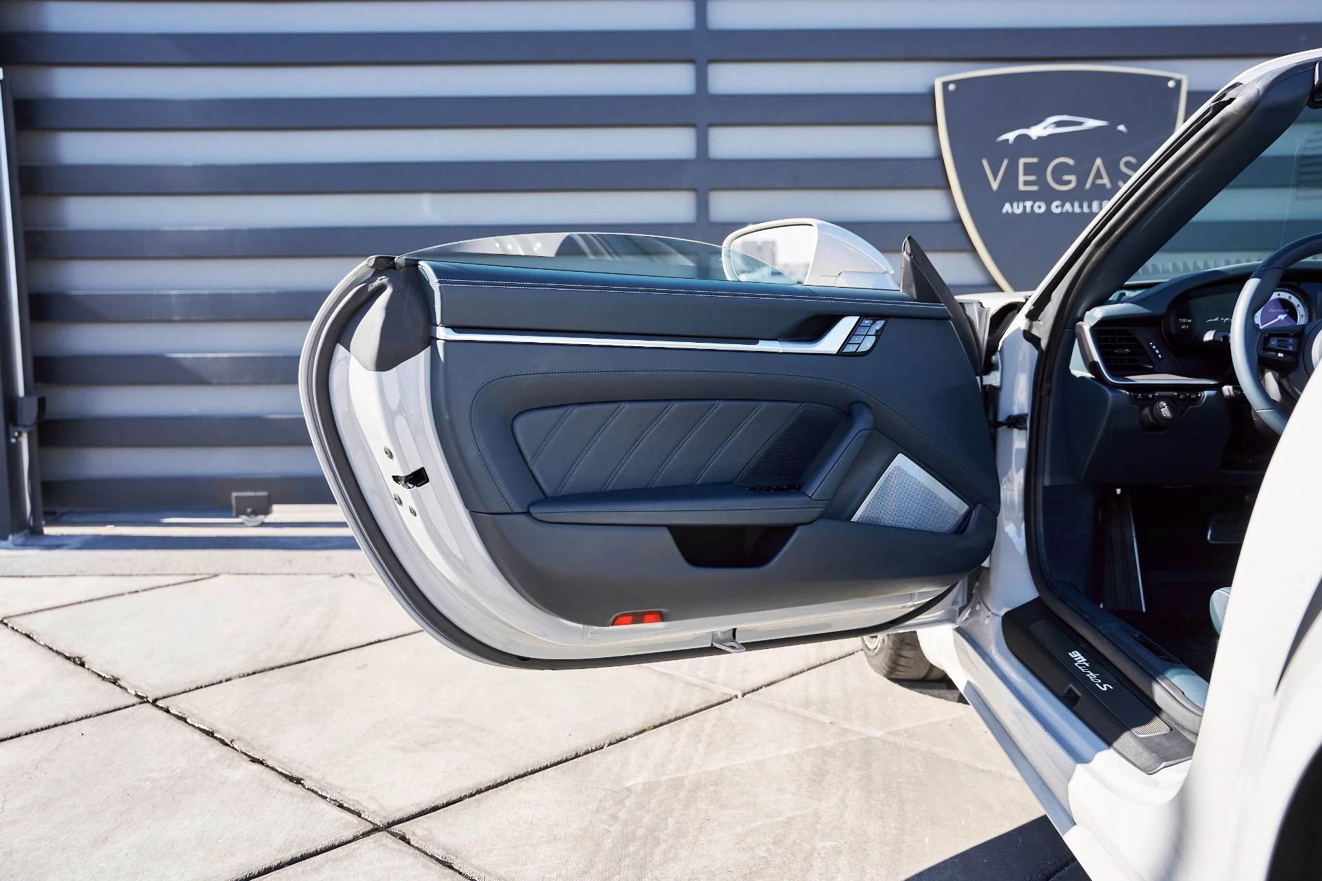 mph024_2587109510_Used_2021_Porsche_911_Turbo_S_1768868917_e17b98e5fb