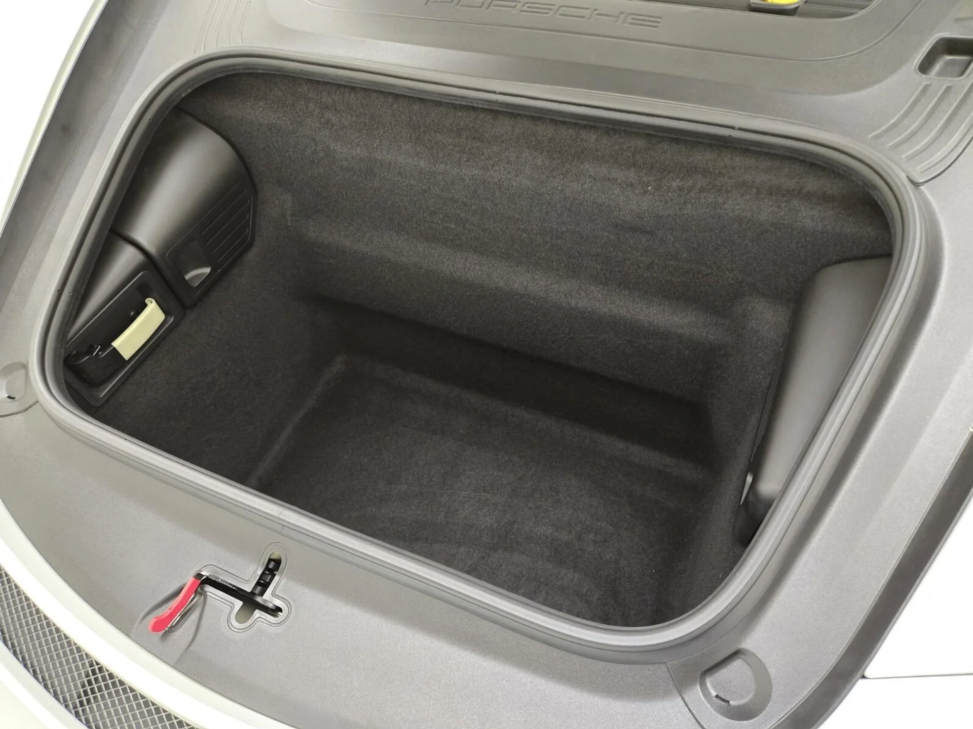 mph024_2588478655_Used_2015_Porsche_911_GT_3_1756192118_09601808c8