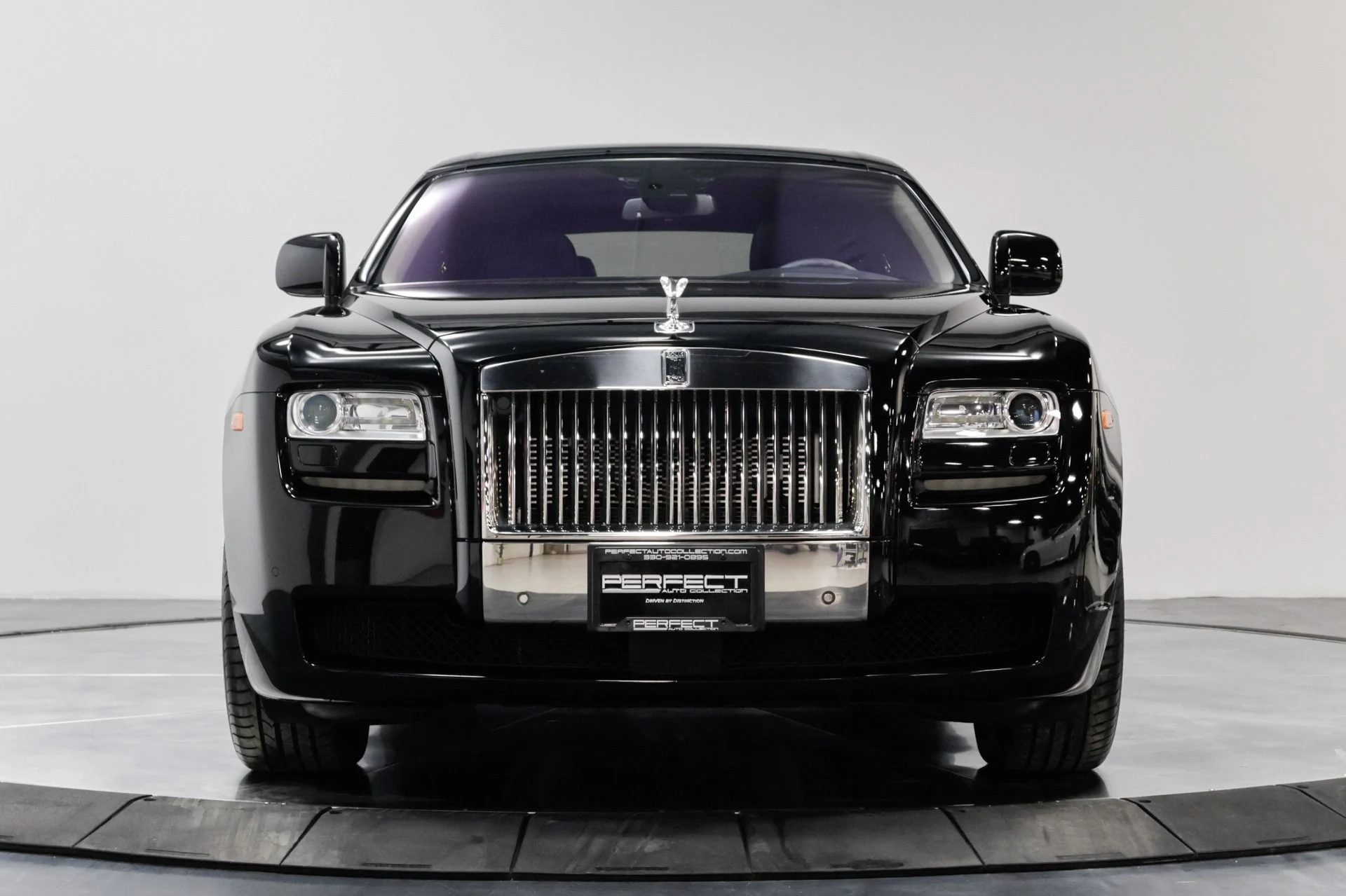mph024_2591236039_Used_2011_Rolls_Royce_Ghost_Base_1762877304_d7594e357d