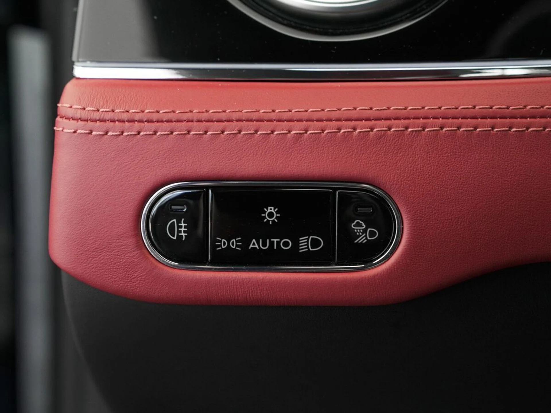 mph024_2595990667_skihc57tshiecg3jpejf8zm9250w_da93550a0b