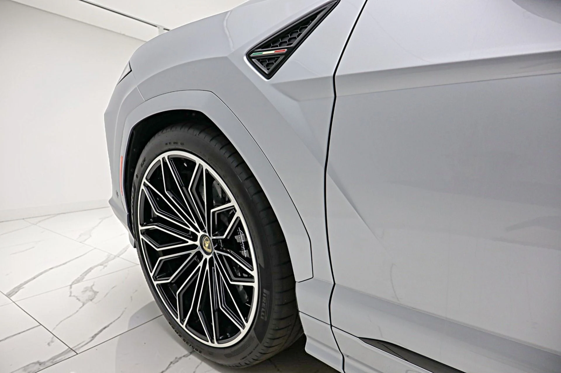 mph024_2596386874_Used_2026_Lamborghini_Urus_SELEASE_OPTIONS_AVAILABLE_8e5c373f27