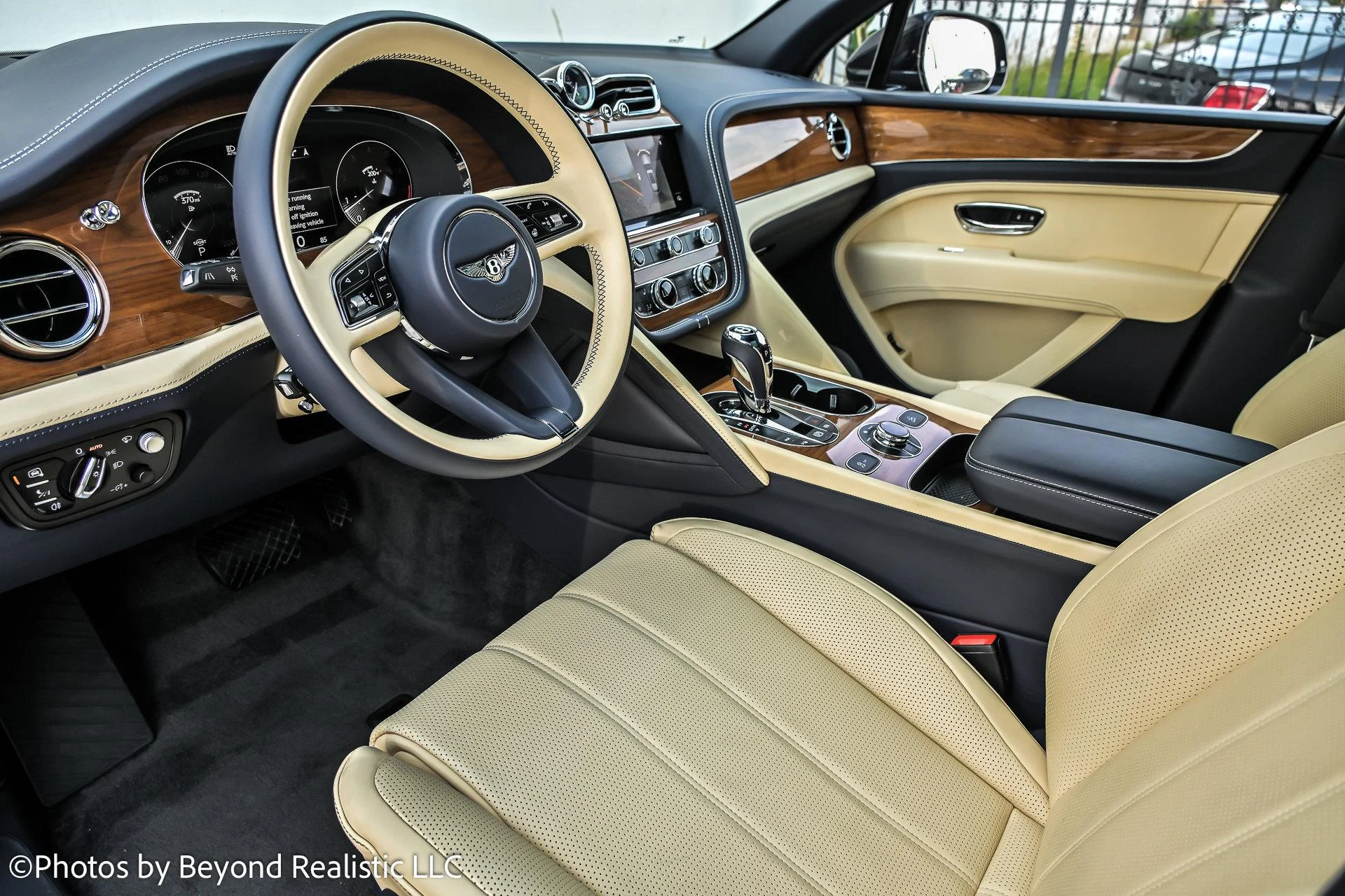 mph024_2597587899_Used_2023_Bentley_Bentayga_EWB_1769853181_fc1a3a9adf