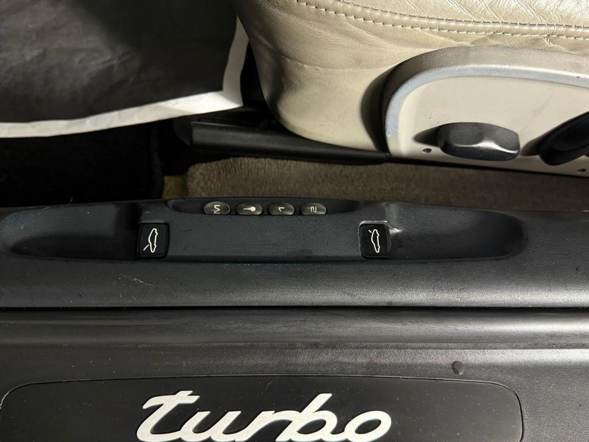 mph024_2601619299_g_Oa_ZFO_8y25_Y_Ih_OA_Mb_Db_Lvzl02w_I_5229badd16