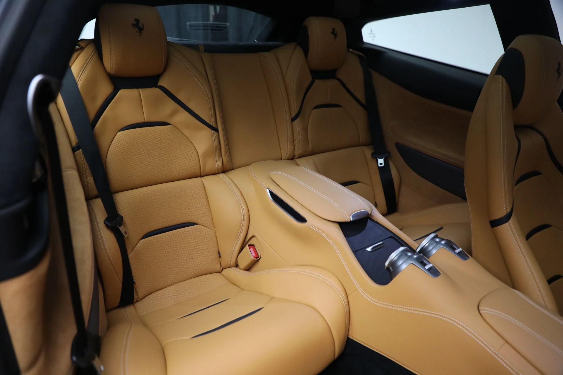 mph024_2602530731_Used_2020_Ferrari_GTC_4_Lusso_1764032069_b2079a3533