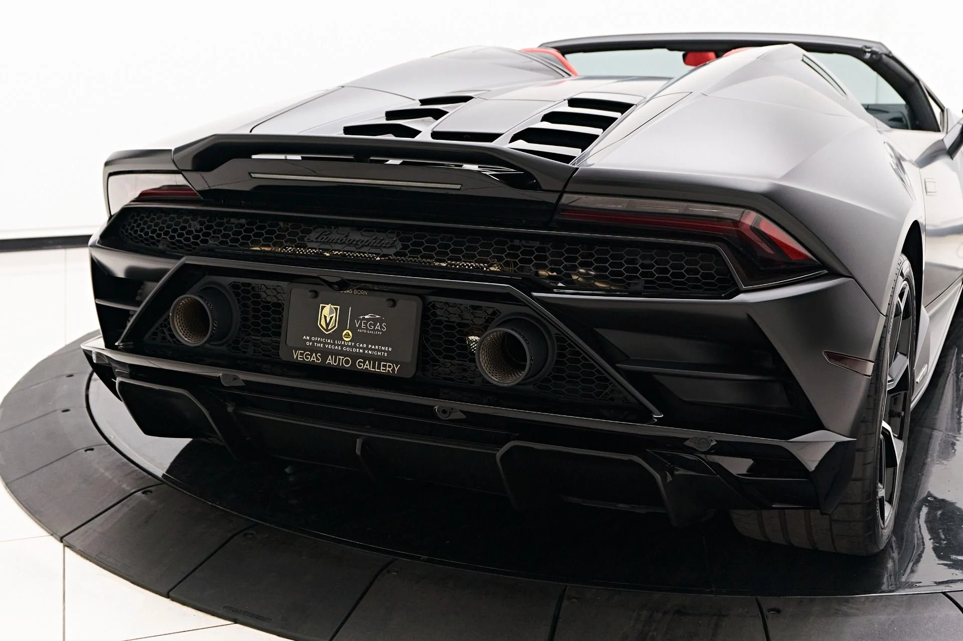 mph024_2612118821_Used_2021_Lamborghini_Huracan_EVO_Base_1729305631_86d5dba3b5