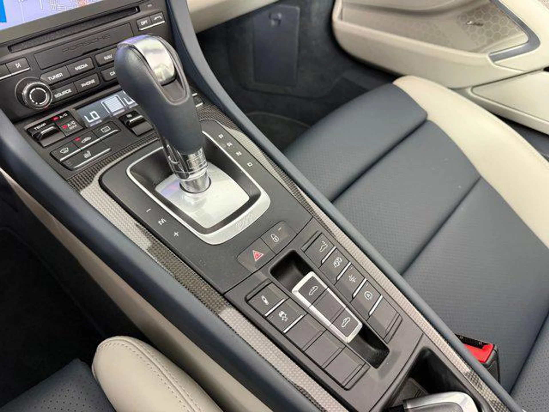 mph024_2615725207_Pr_s2o_IWJ_1_C_Bk_Hr_r_DG_Vf05_Y_Ml_Q_9fd91bafc3